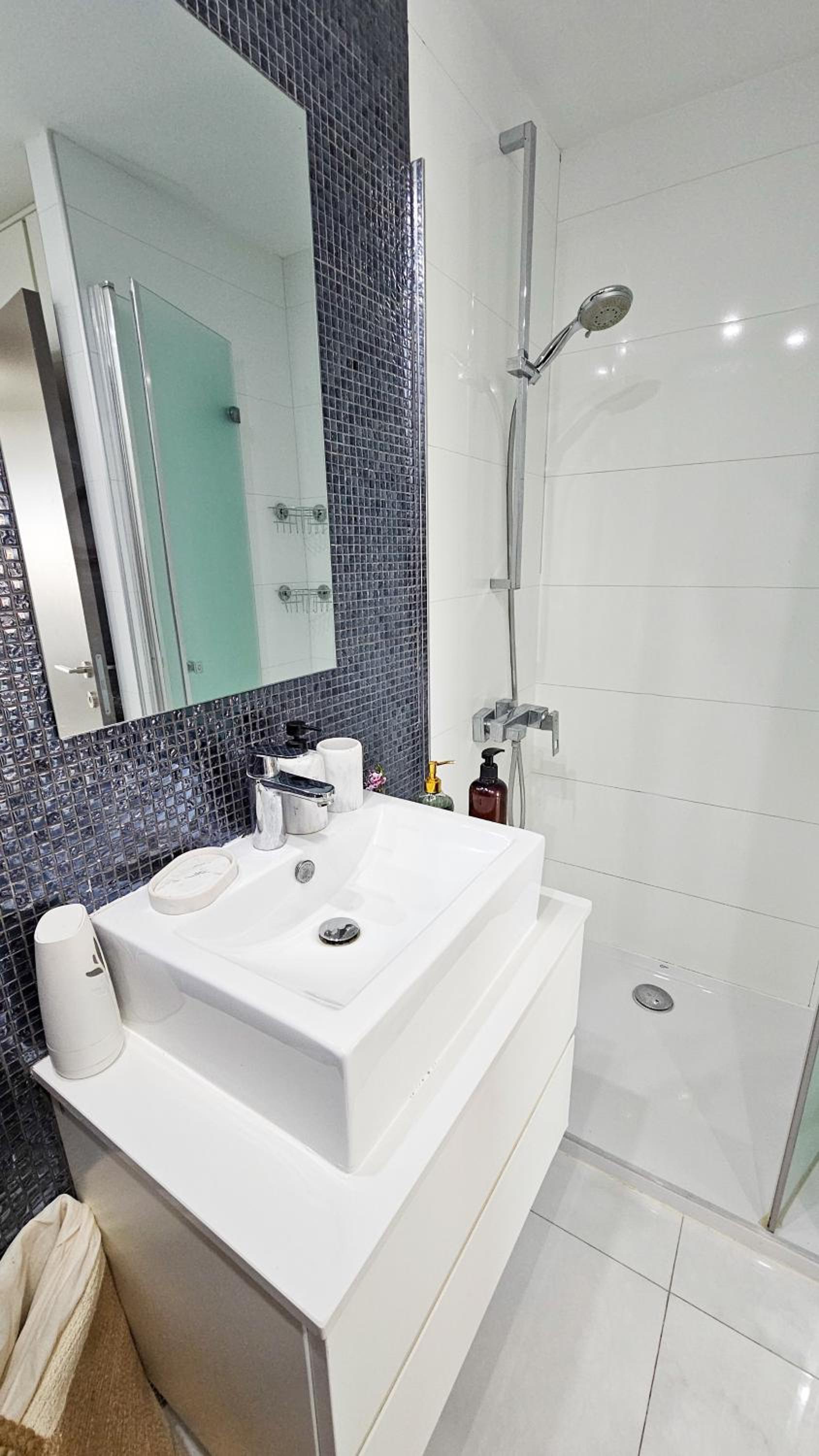 Seaview Business Hub Apartment