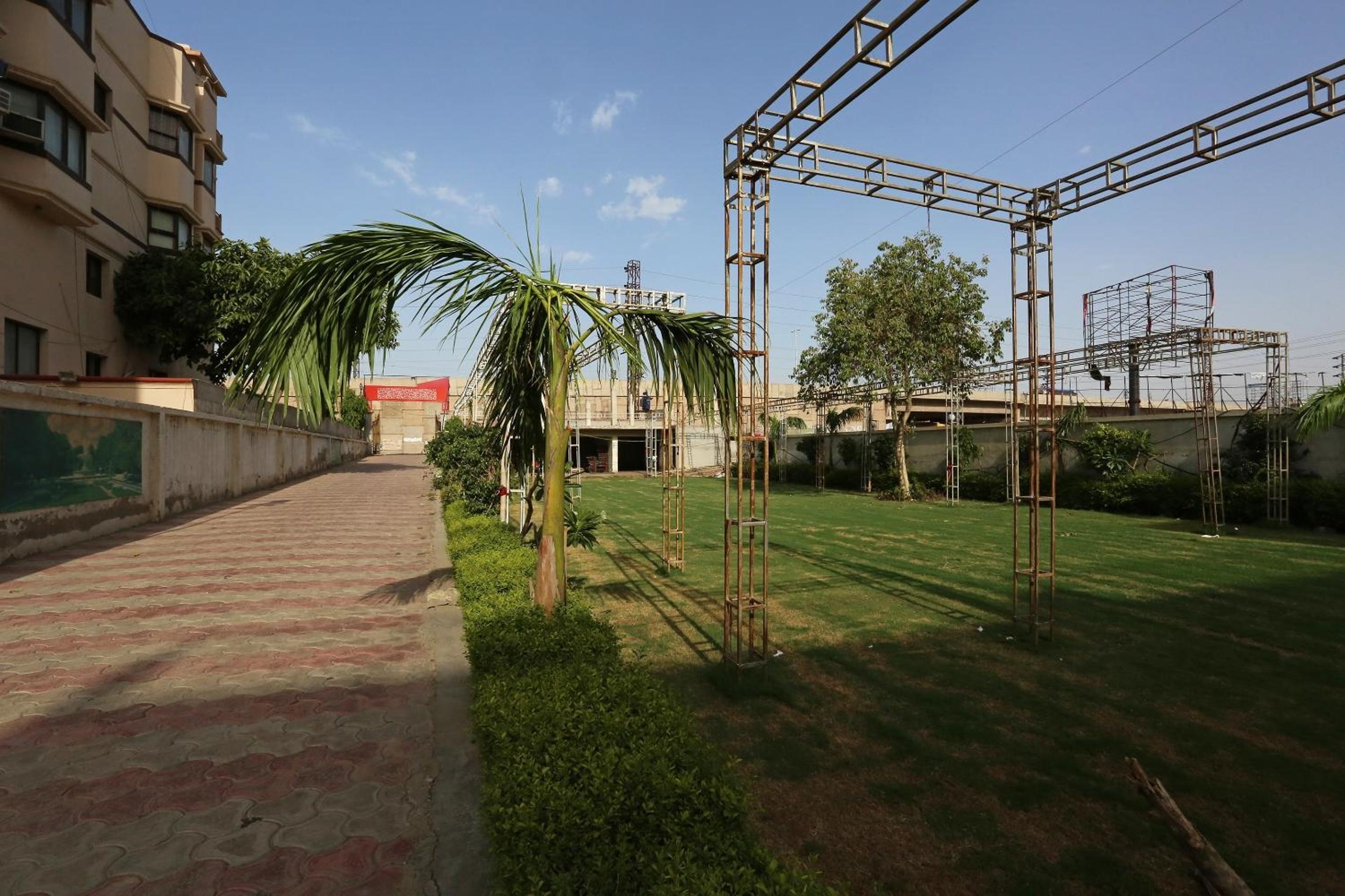 Super Hotel O Shree Radha Resort