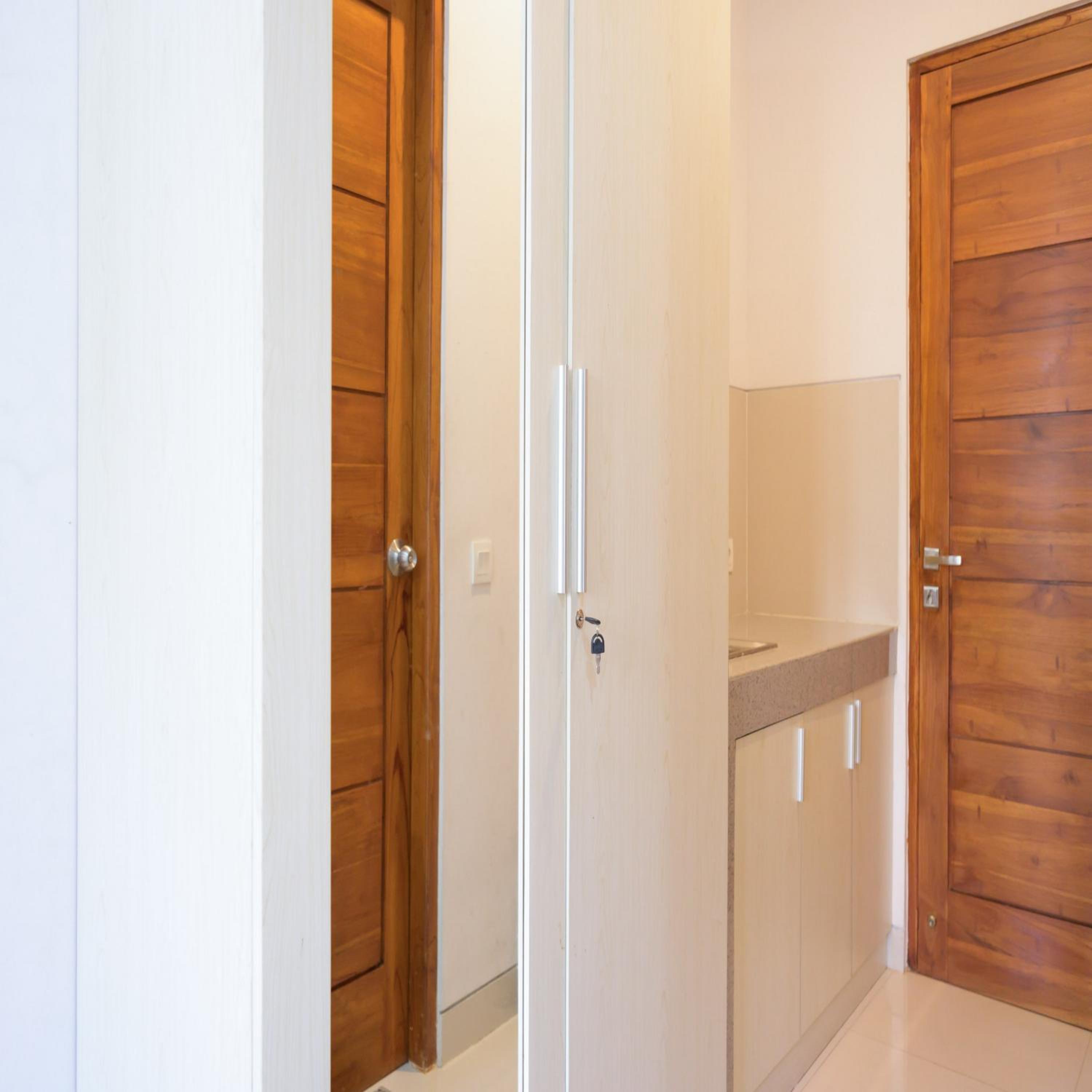 RedDoorz Plus at Kencana Residence Jimbaran view 2