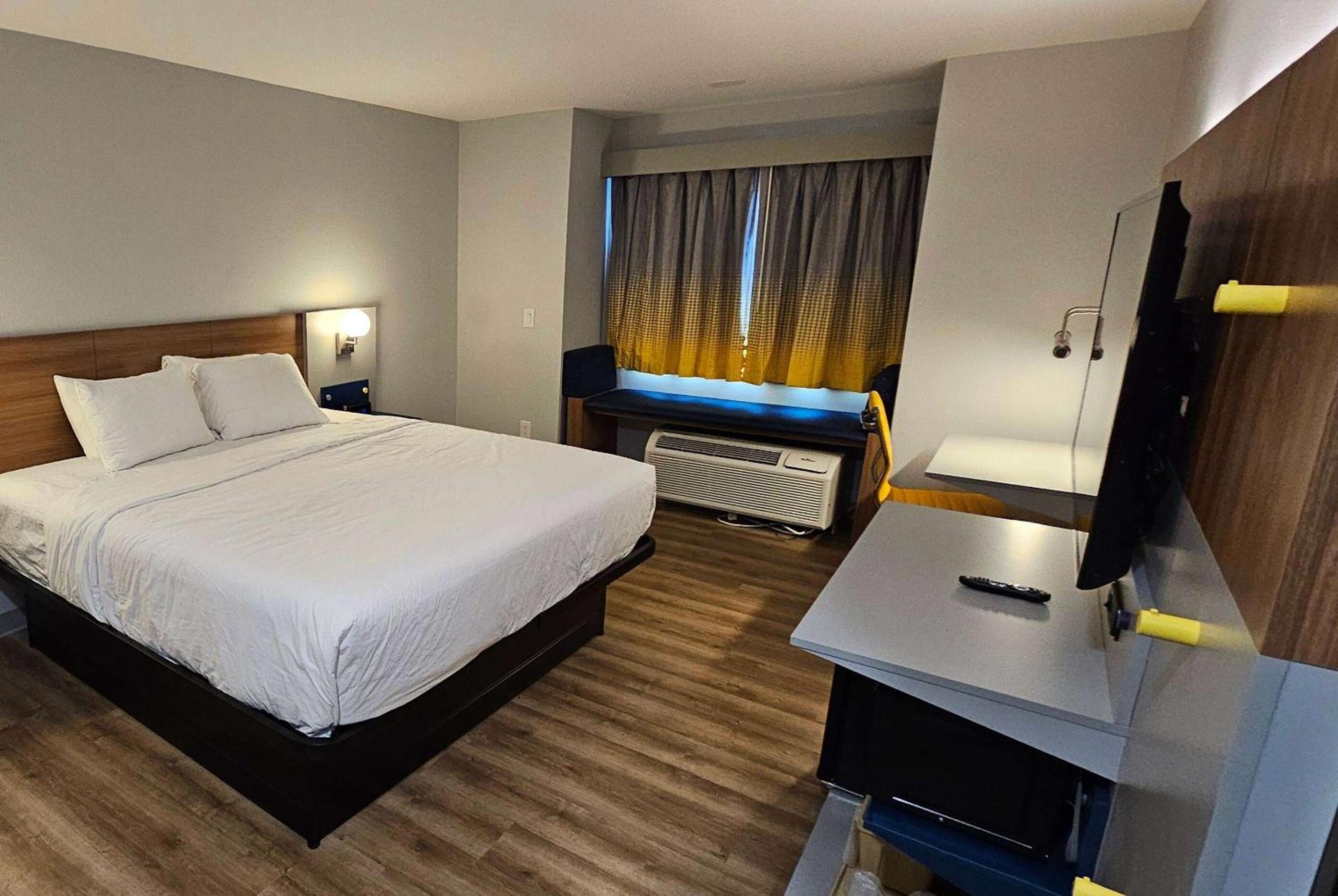 Microtel Inn & Suites by Wyndham Tulsa - Catoosa Route 66