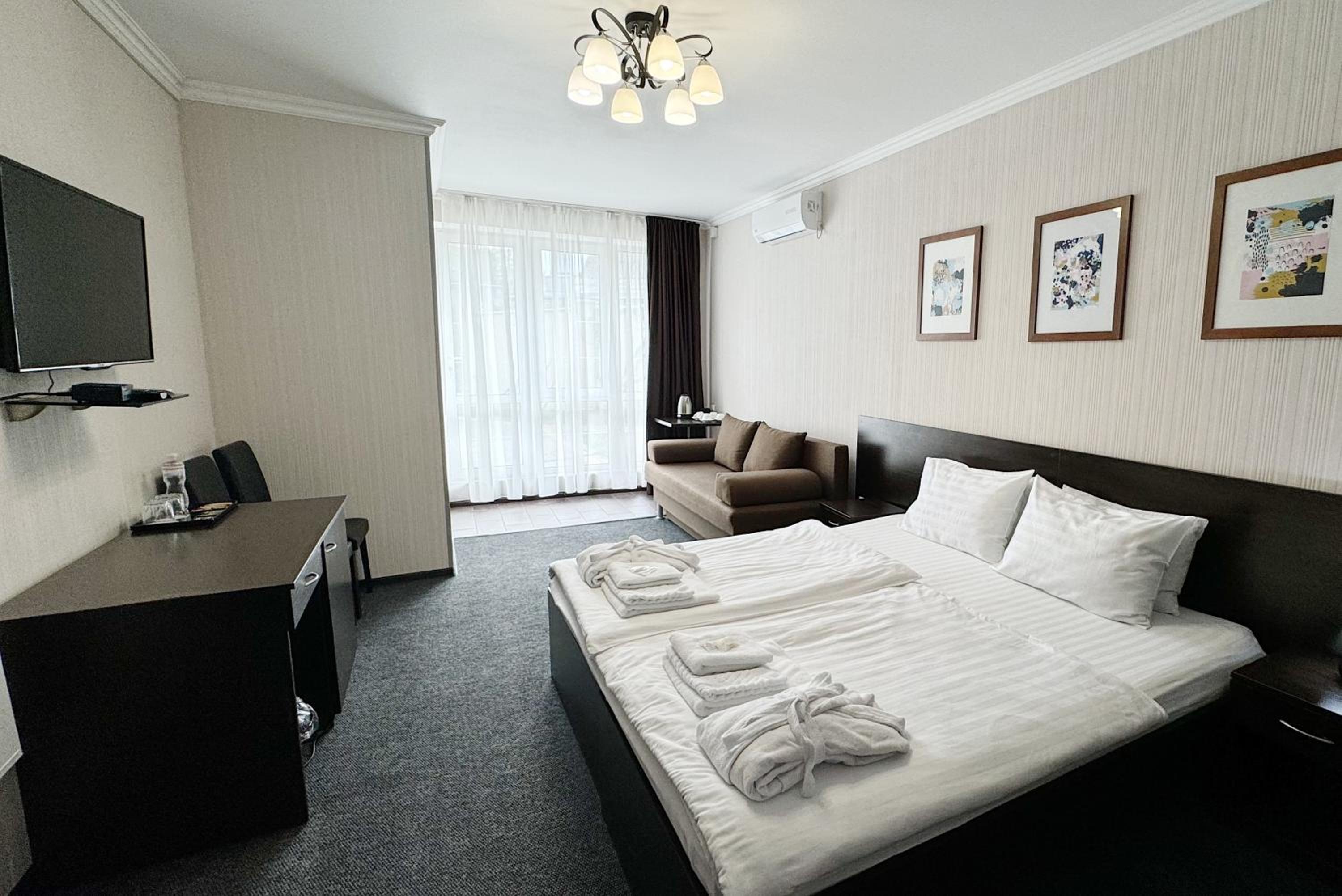 Shelter Hotel view 3