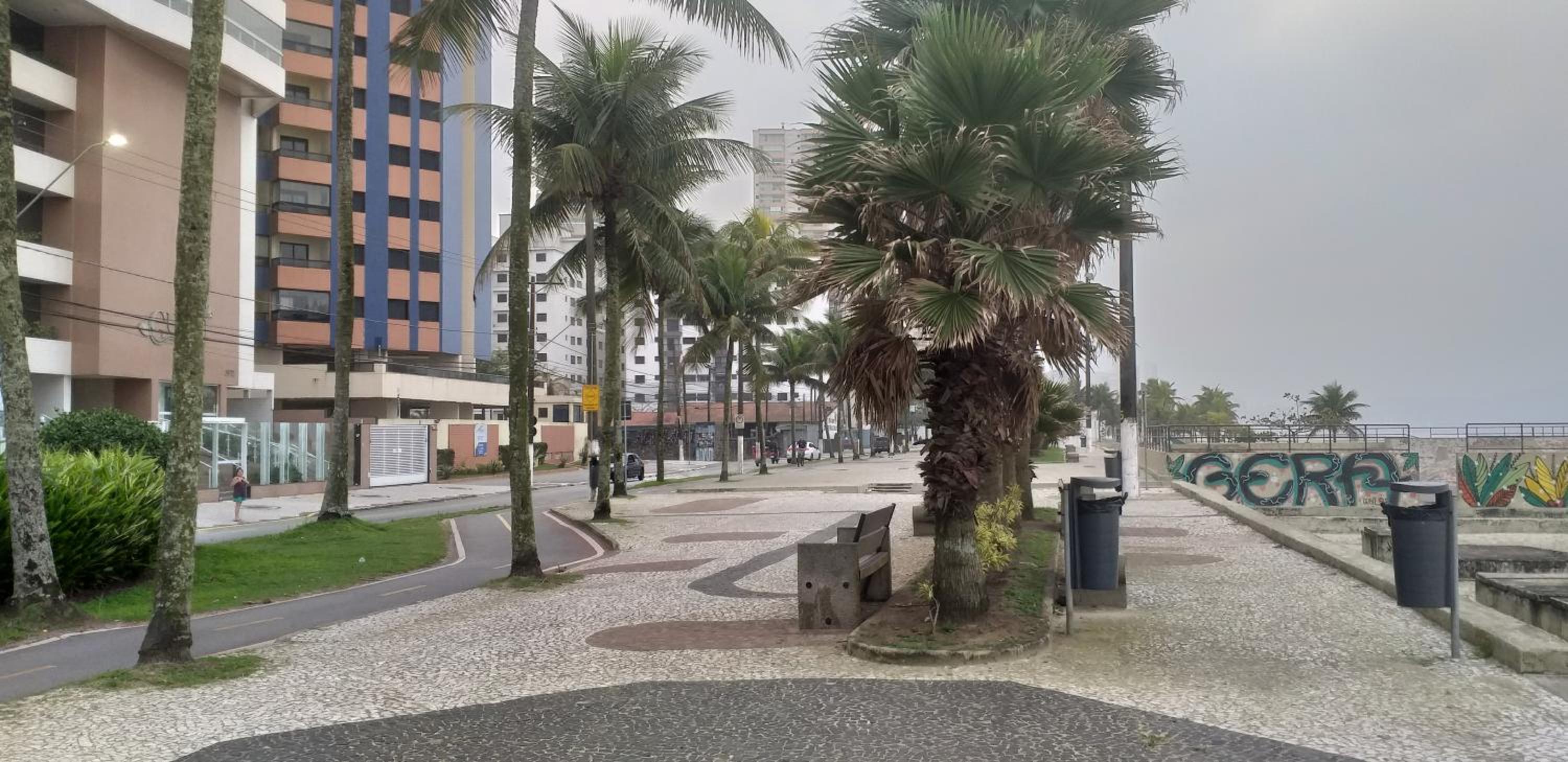 Sobrado na aviação em PG à duas quadras da Praia
