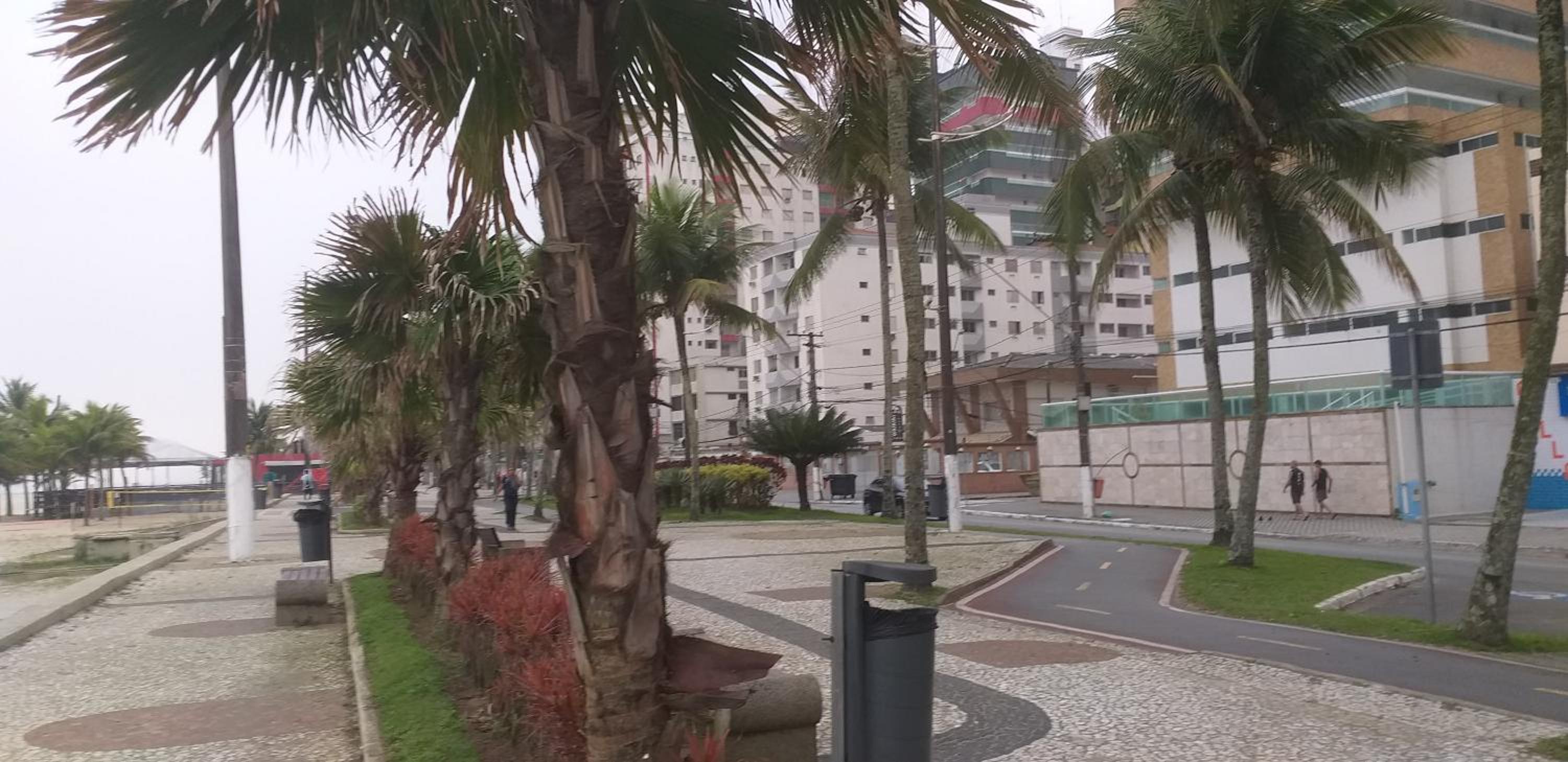 Sobrado na aviação em PG à duas quadras da Praia