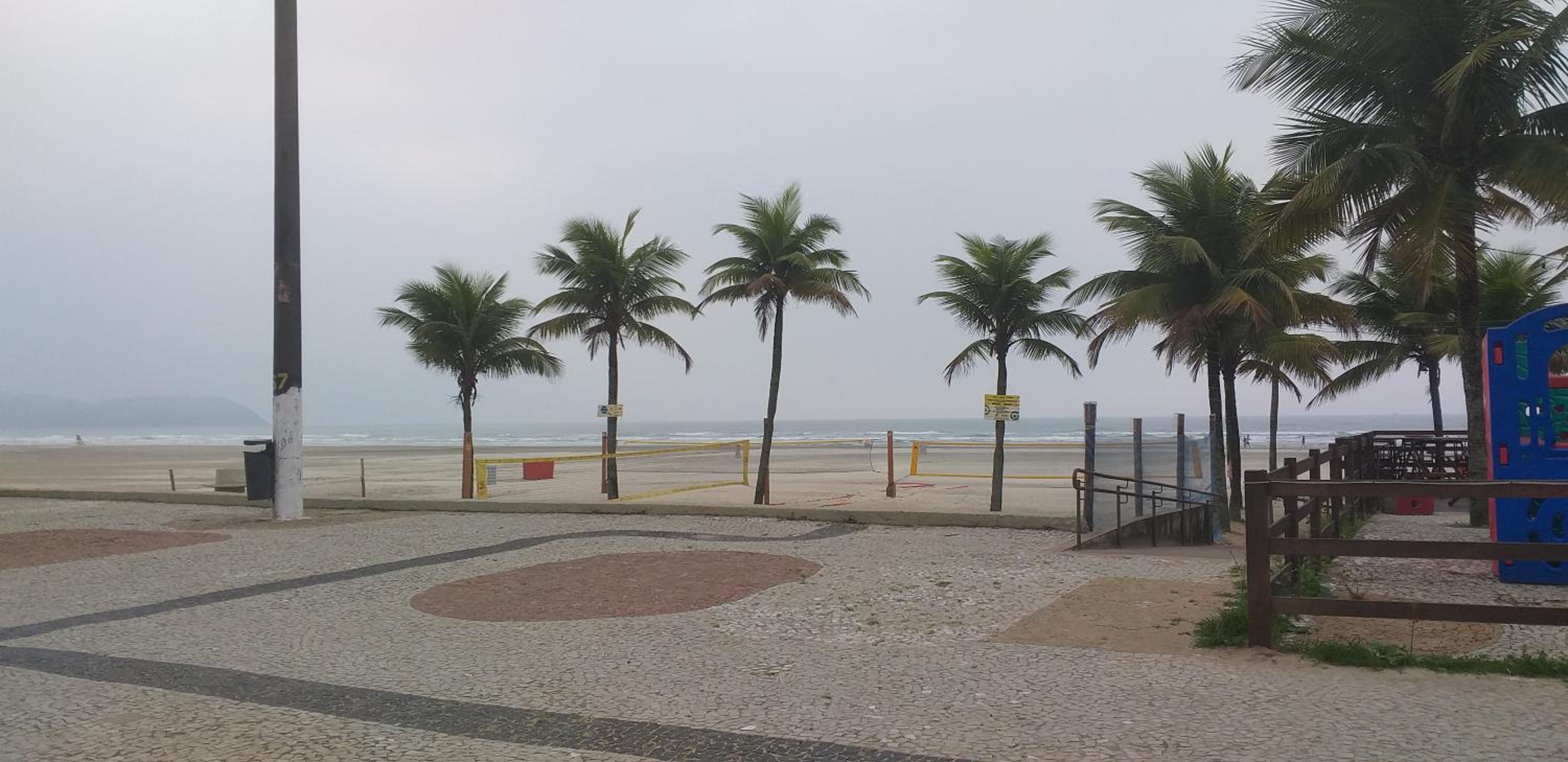 Sobrado na aviação em PG à duas quadras da Praia