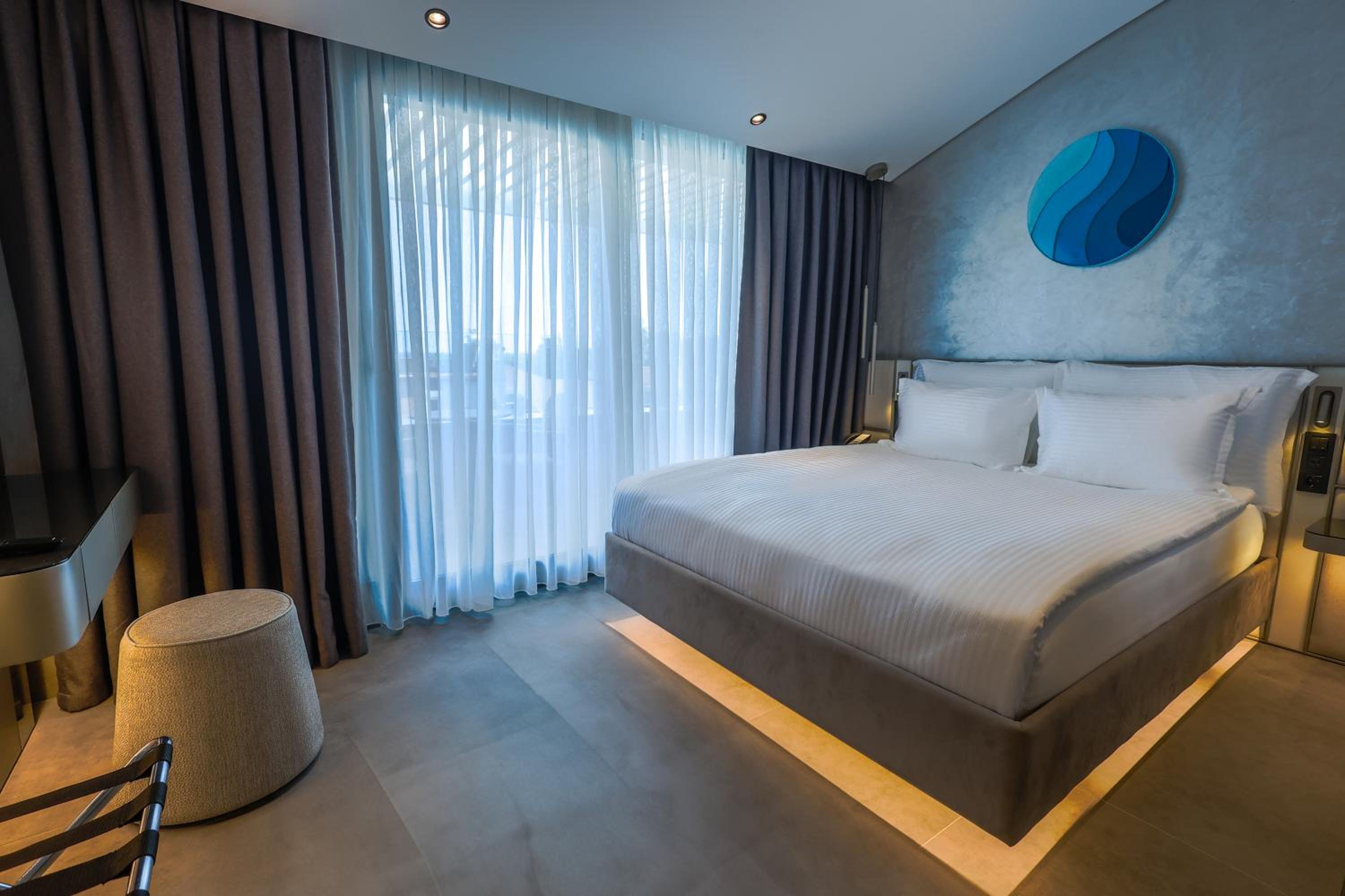 FOUR HILLS HOTEL - Image 45