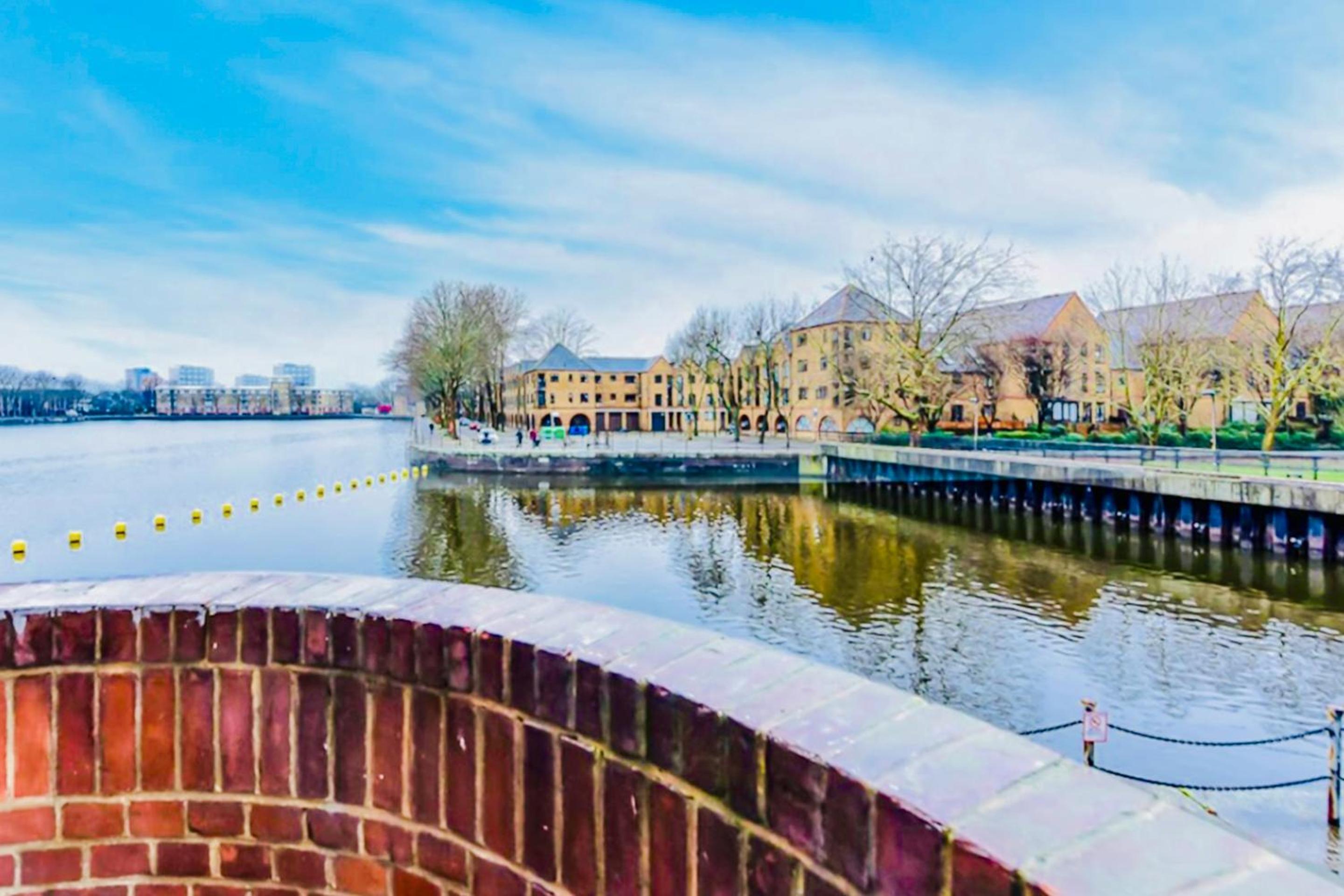 Lovy UK, River view
