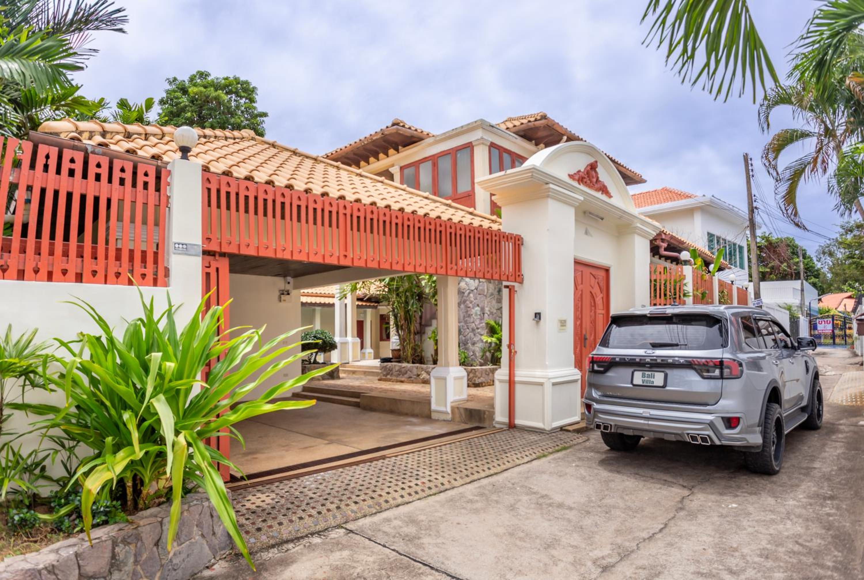 Hotel Bali Pool Villa, 5 min to walking street & the beaches - Image 1