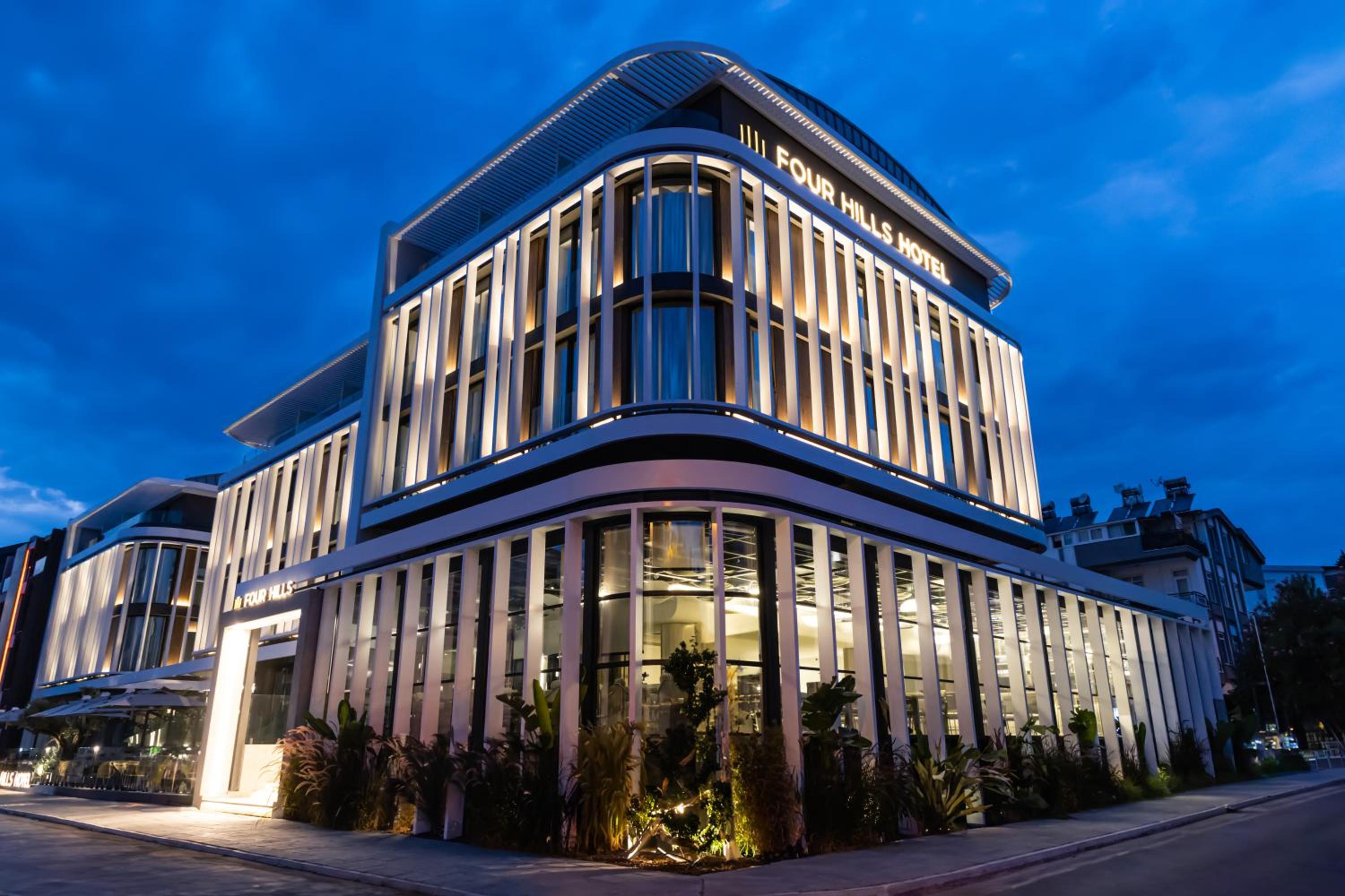 FOUR HILLS HOTEL - Image 21