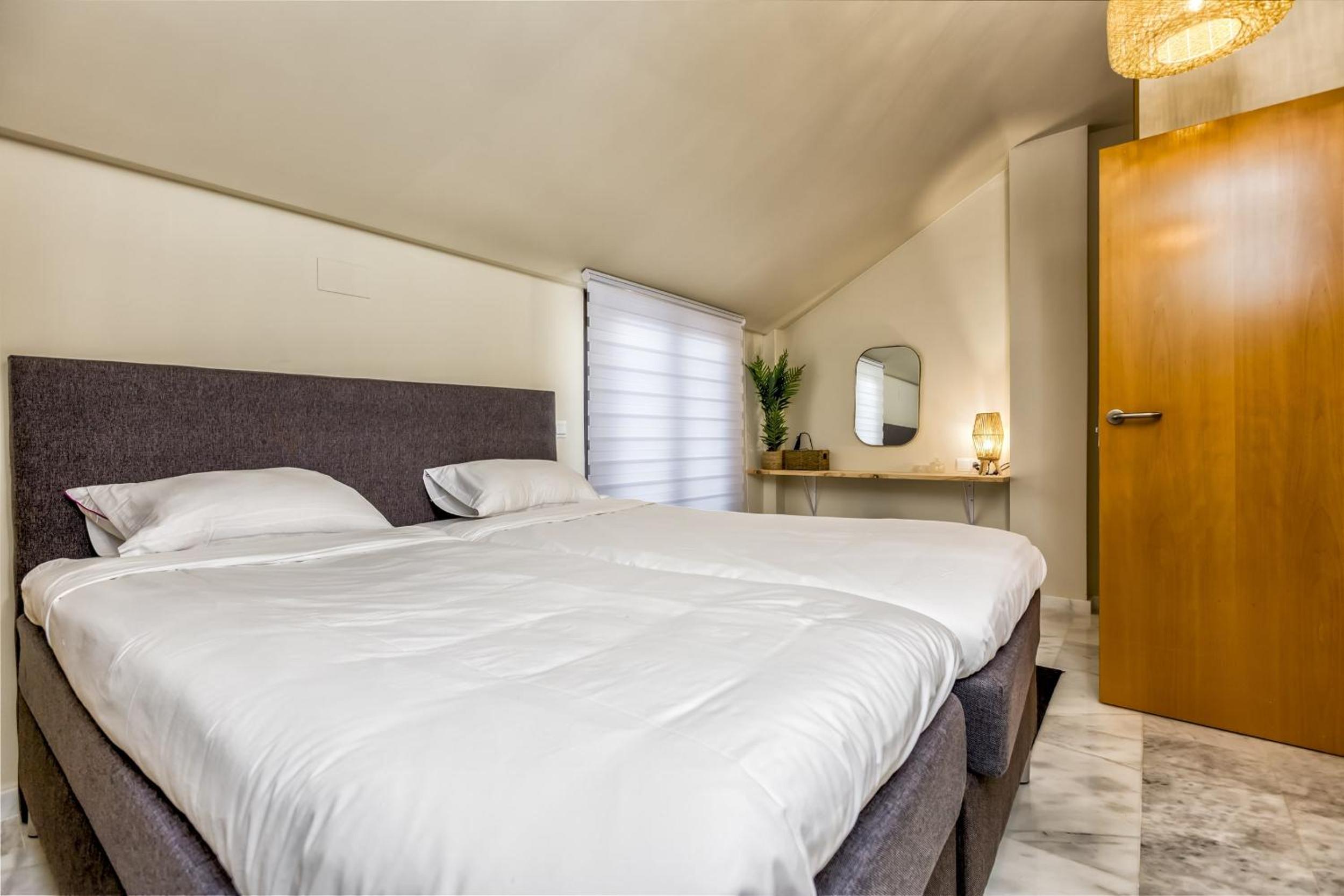 ViVi Homes - El Sembrador Pool, Terrace & Golf