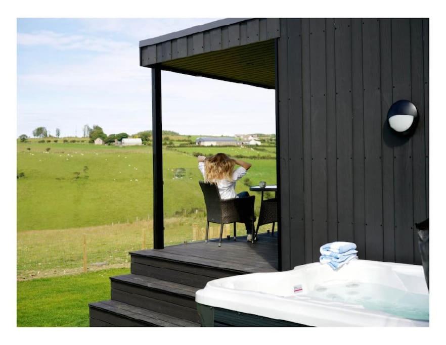 Hotel Luxury Private Couples Glamping Cabin Pod With Your Own Hot Tub & Bbq