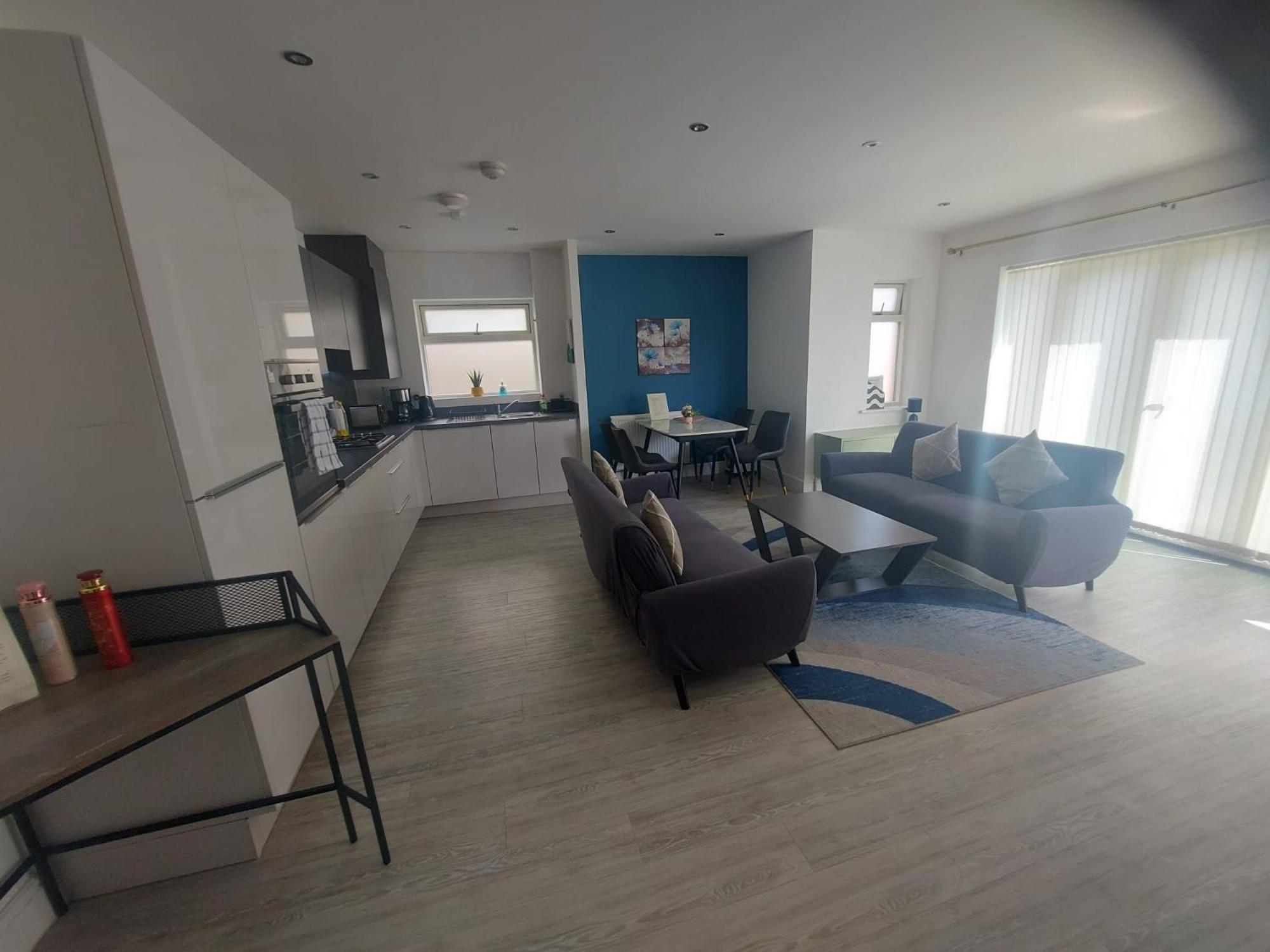 Luxury 2Bedroom - 2Bath - Prime location - Patio
