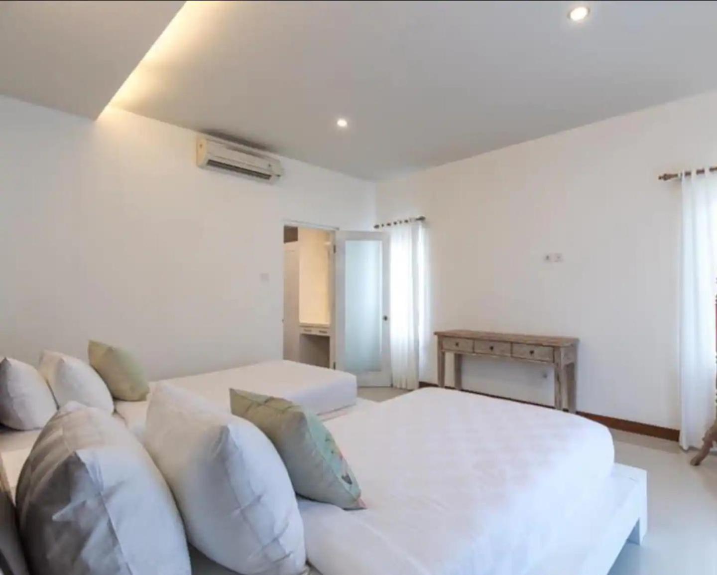 Modern 3BR Villa in Seminyak with Stunning Pool view 3