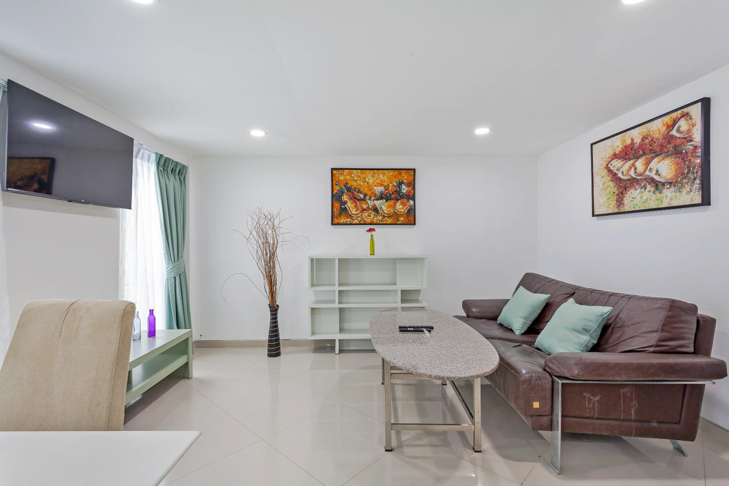 Grosvenor House - On the Phra Tamnak Hill