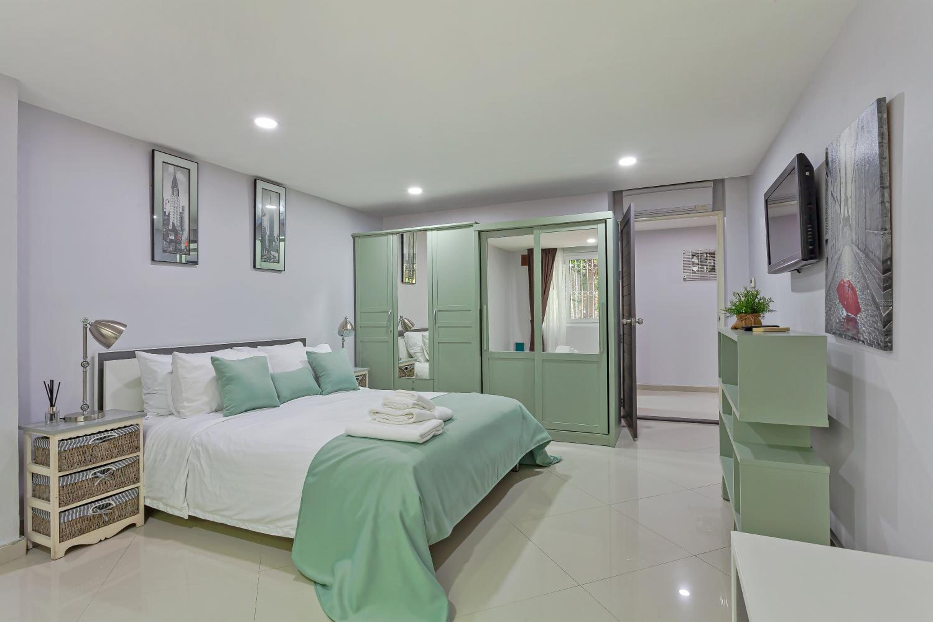 Grosvenor House - On the Phra Tamnak Hill