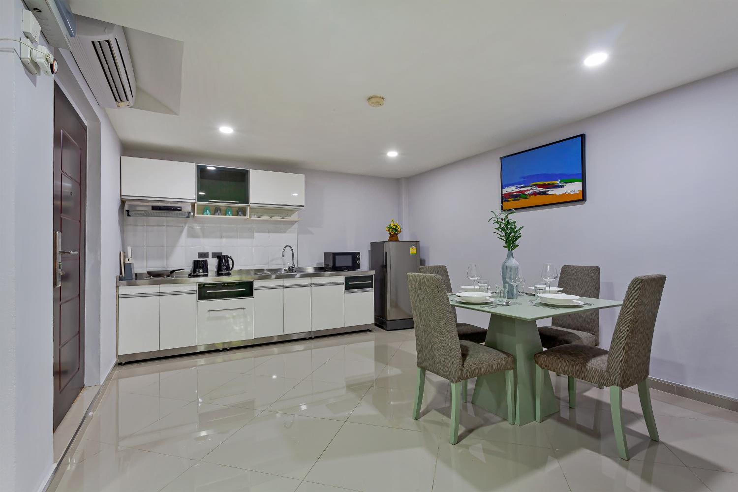 Grosvenor House - On the Phra Tamnak Hill
