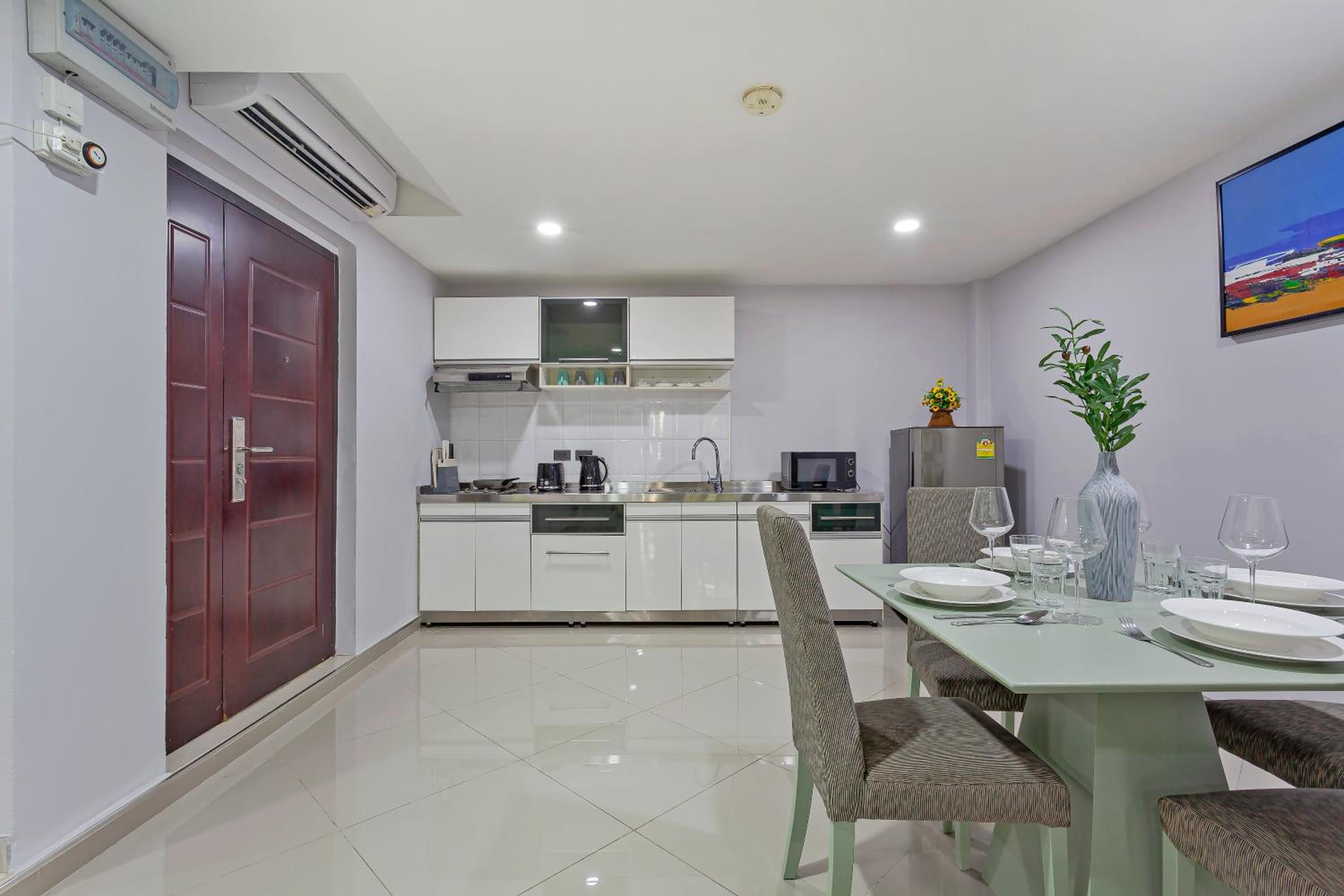 Grosvenor House - On the Phra Tamnak Hill