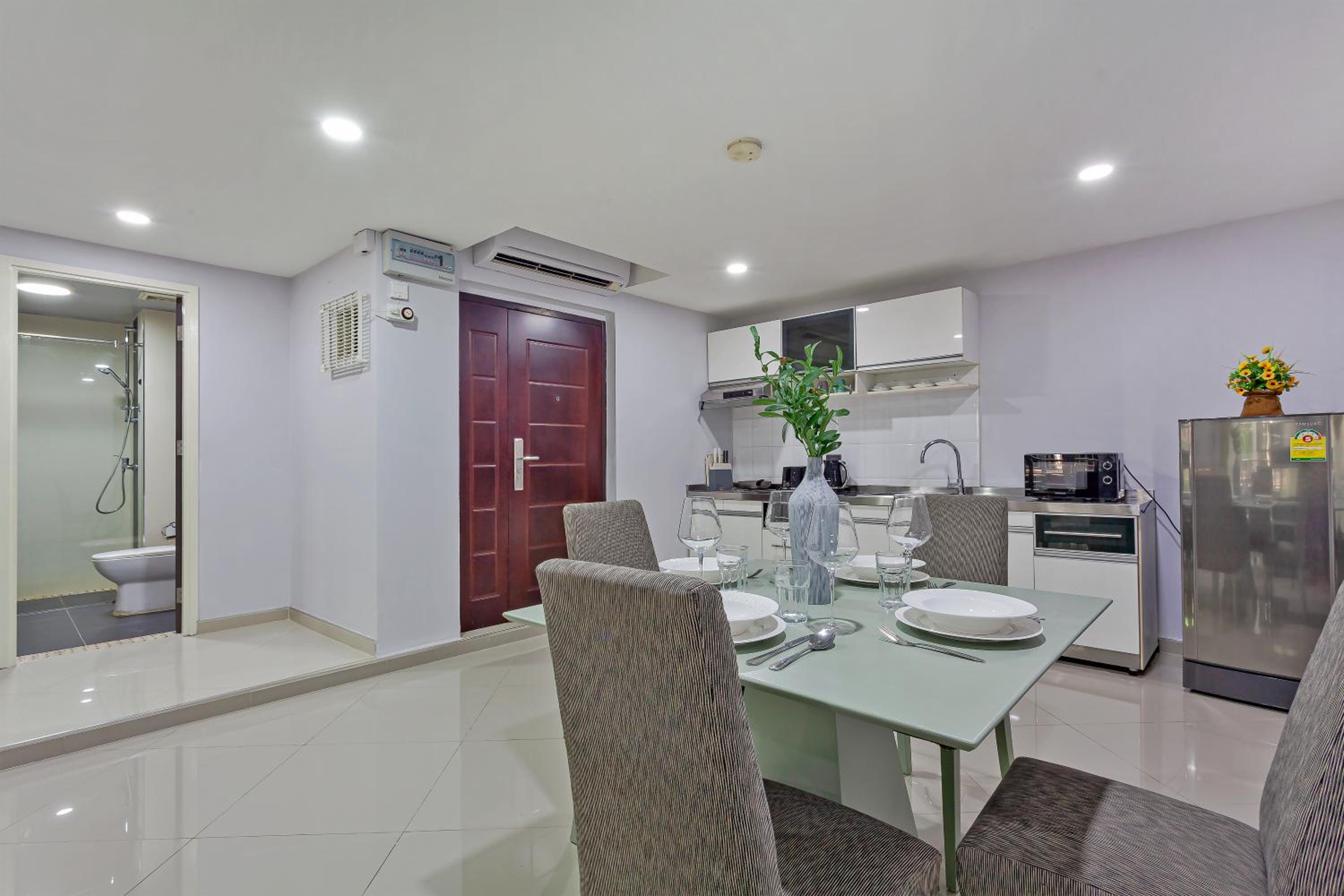 Grosvenor House - On the Phra Tamnak Hill