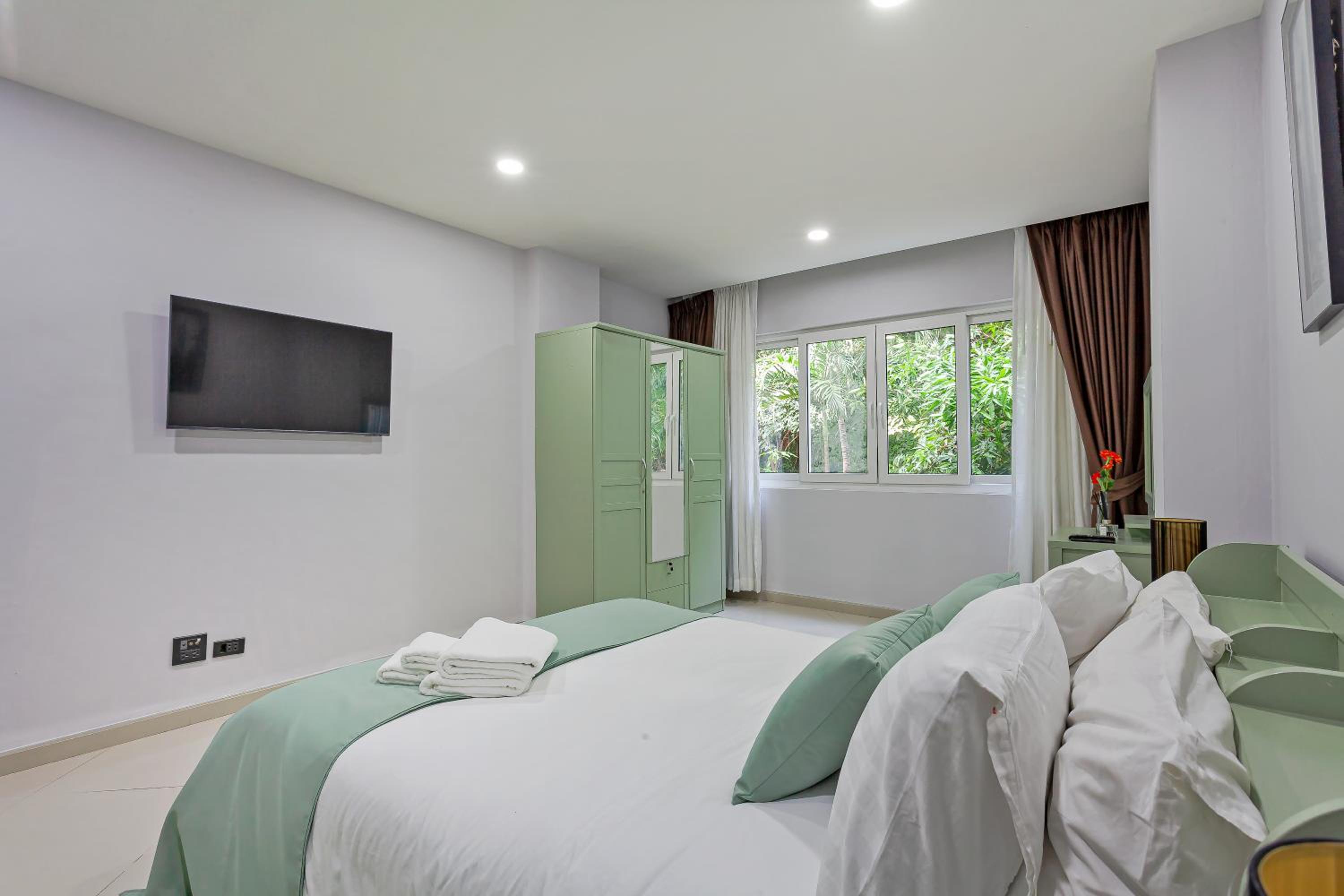 Grosvenor House - On the Phra Tamnak Hill