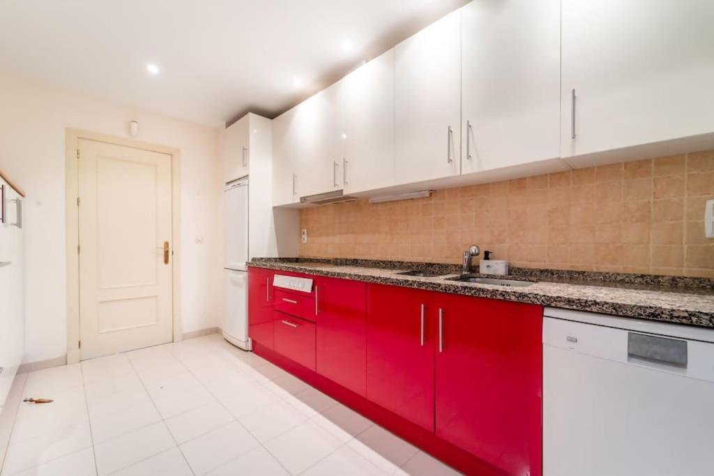 Elegant 3-Bedroom Apartment in La Quinta Marbella