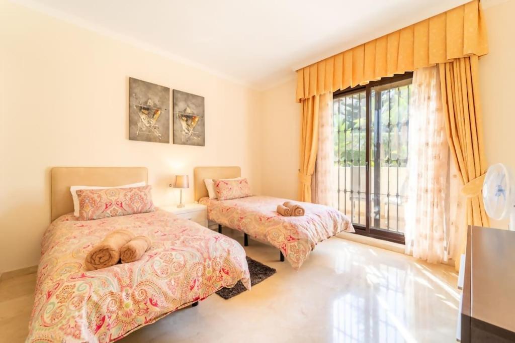 Elegant 3-Bedroom Apartment in La Quinta Marbella