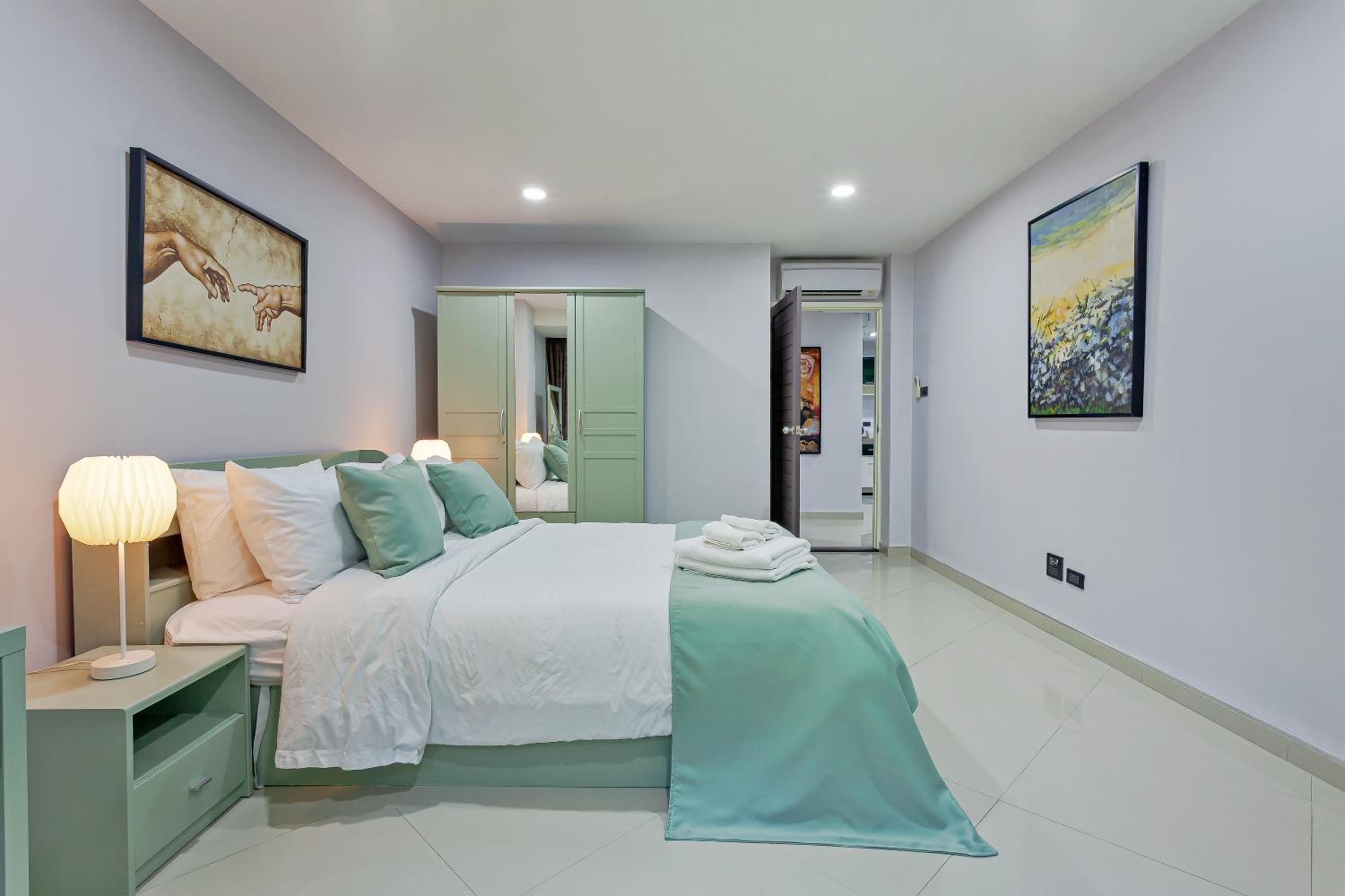 Grosvenor House - On the Phra Tamnak Hill