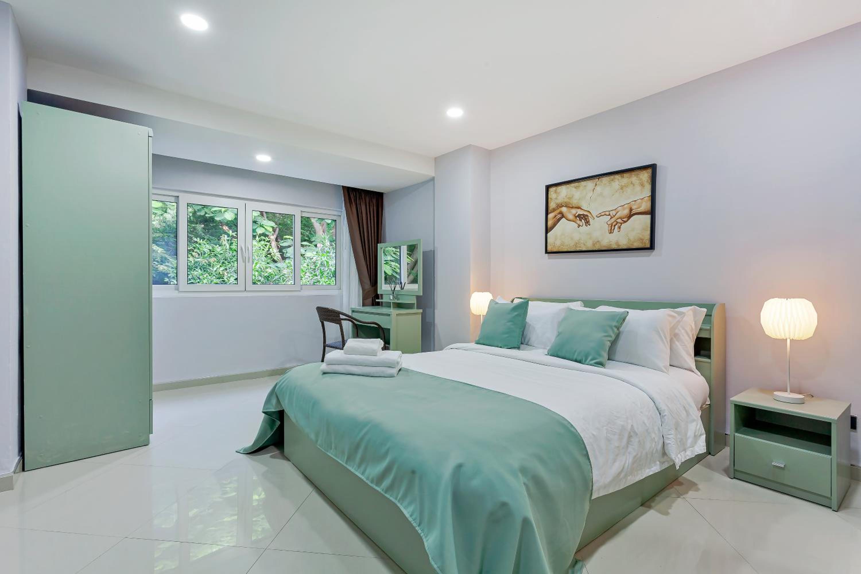 Grosvenor House - On the Phra Tamnak Hill