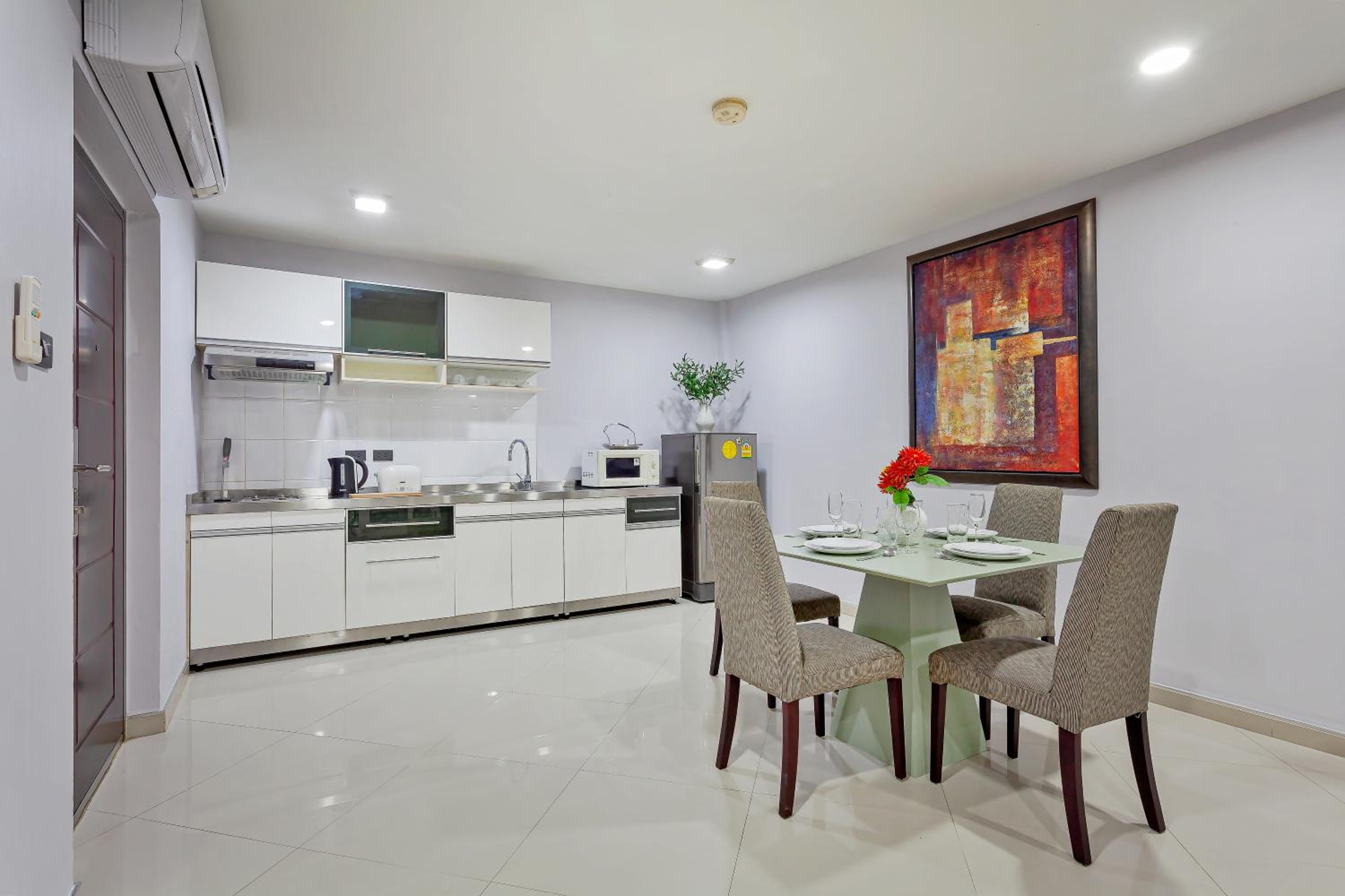 Grosvenor House - On the Phra Tamnak Hill