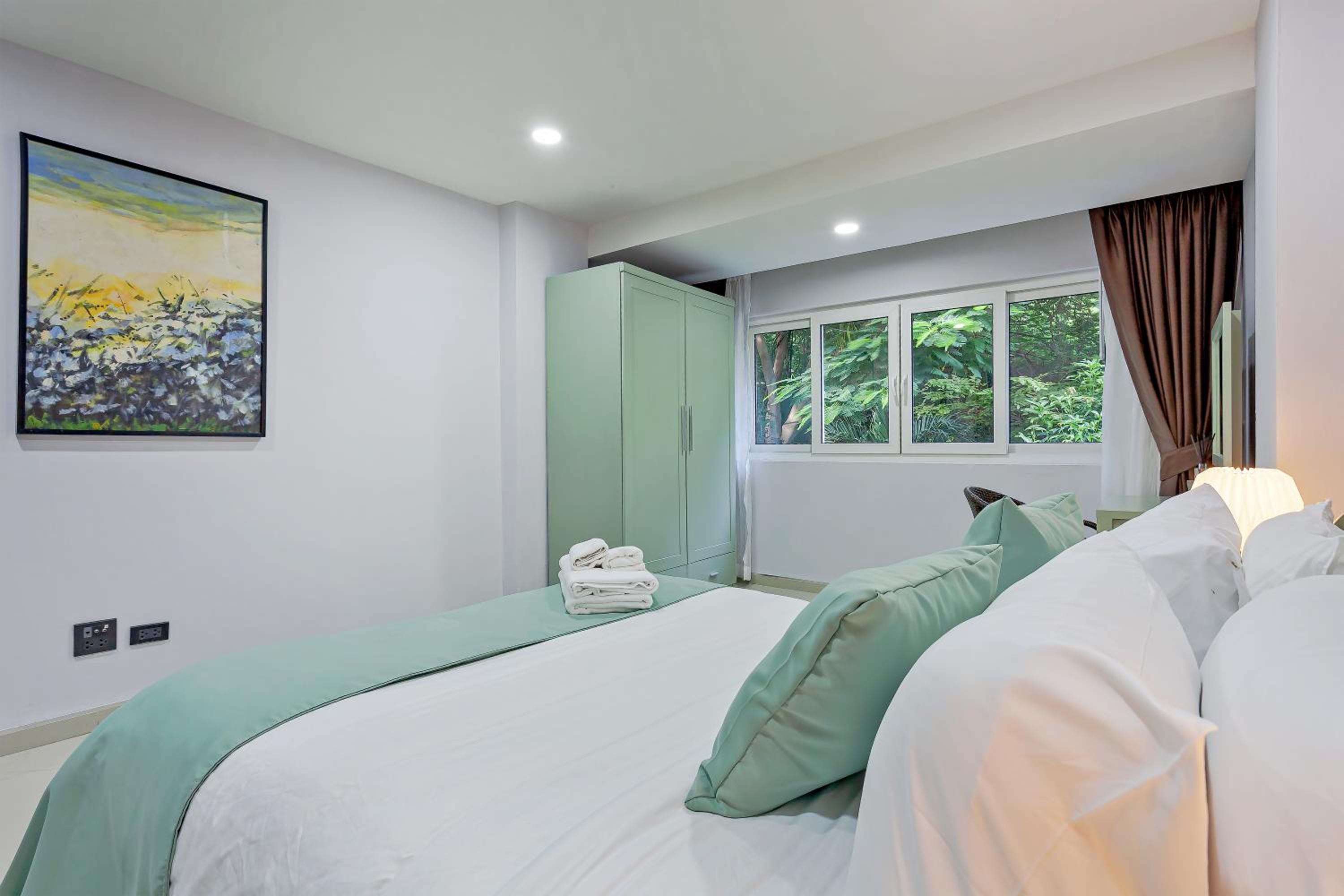 Grosvenor House - On the Phra Tamnak Hill