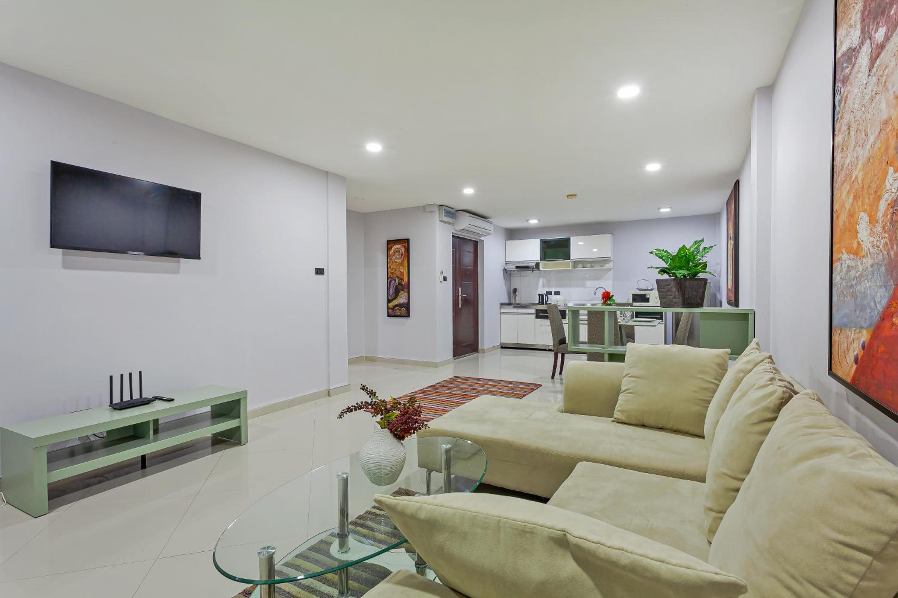 Grosvenor House - On the Phra Tamnak Hill