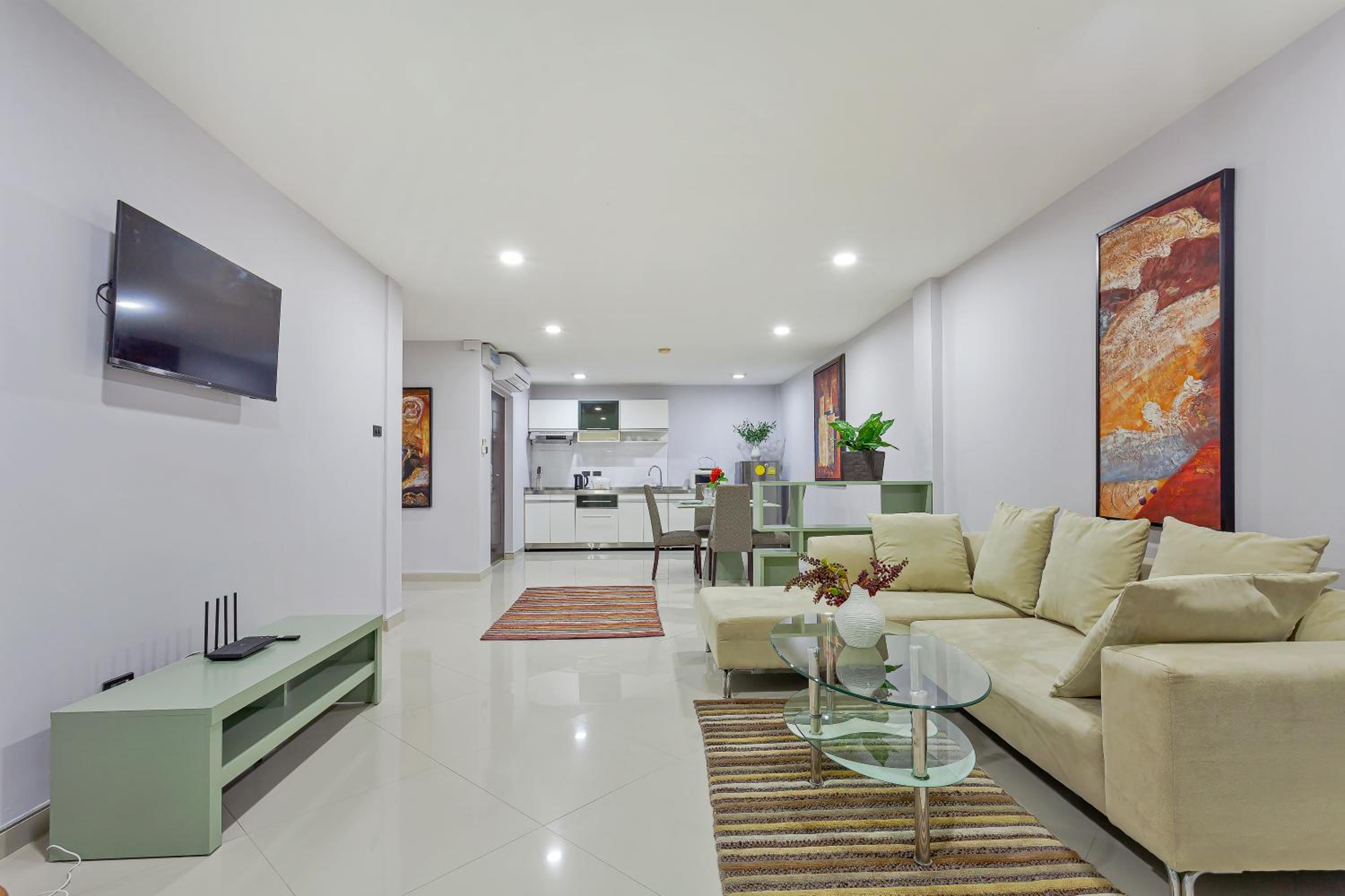 Grosvenor House - On the Phra Tamnak Hill