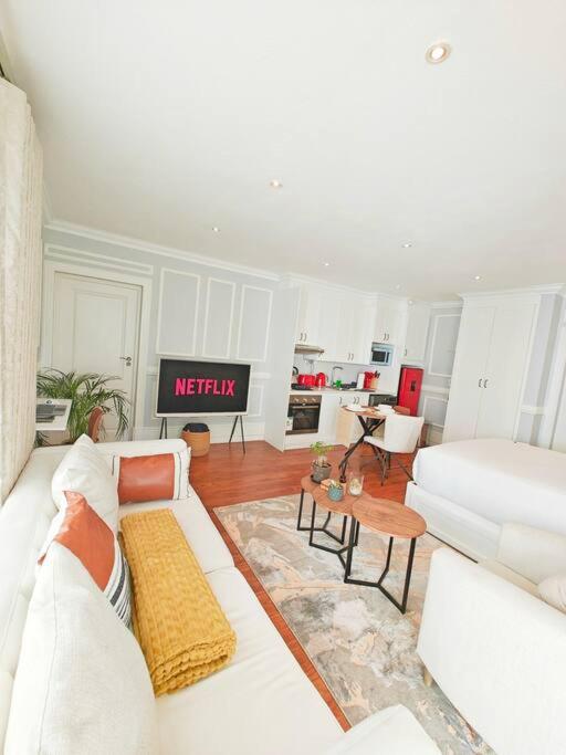 Blessed House Luxury into Nature in Sandton Apartment Home