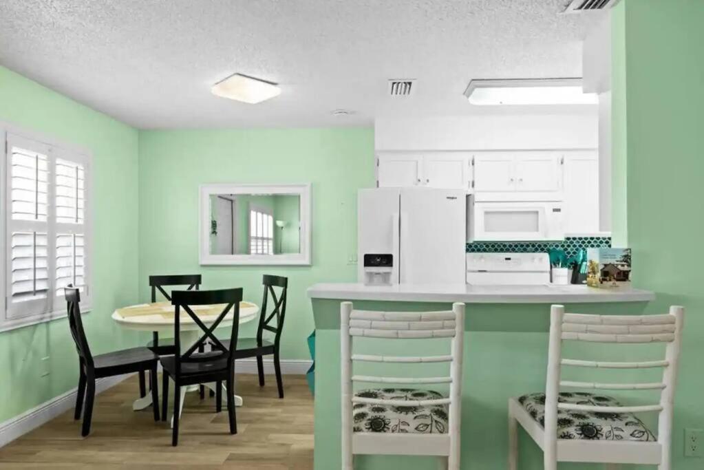 Spanish Villa Suite 54 - Indian Rocks Beach Condo Across the Street to Beach Access, Newly Remodeled & Walkable to Restaurants! view 5