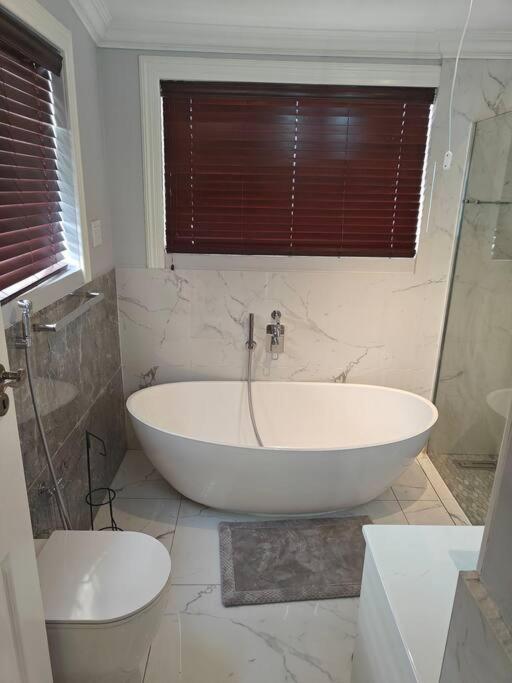 Blessed House Luxury into Nature in Sandton Apartment Home