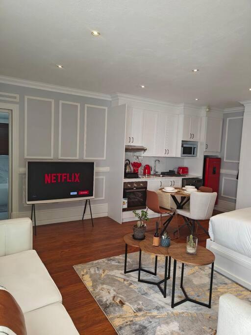 Blessed House Luxury into Nature in Sandton Apartment Home