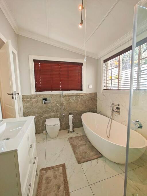 Blessed House Luxury into Nature in Sandton Apartment Home