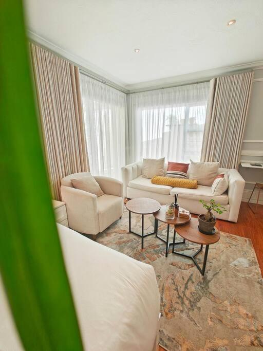 Blessed House Luxury into Nature in Sandton Apartment Home