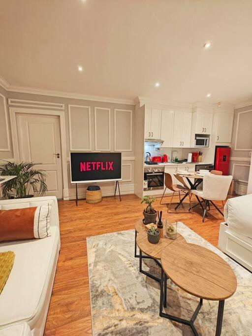 Blessed House Luxury into Nature in Sandton Apartment Home