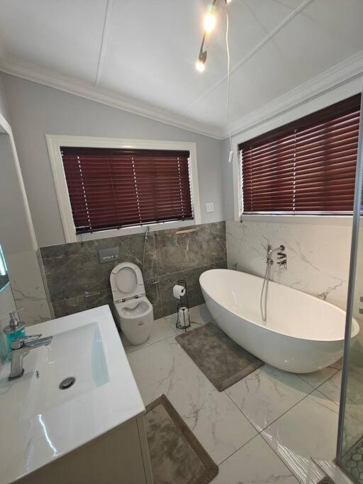 Blessed House Luxury into Nature in Sandton Apartment Home
