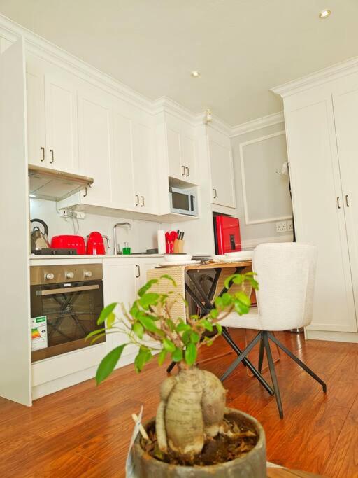 Blessed House Luxury into Nature in Sandton Apartment Home