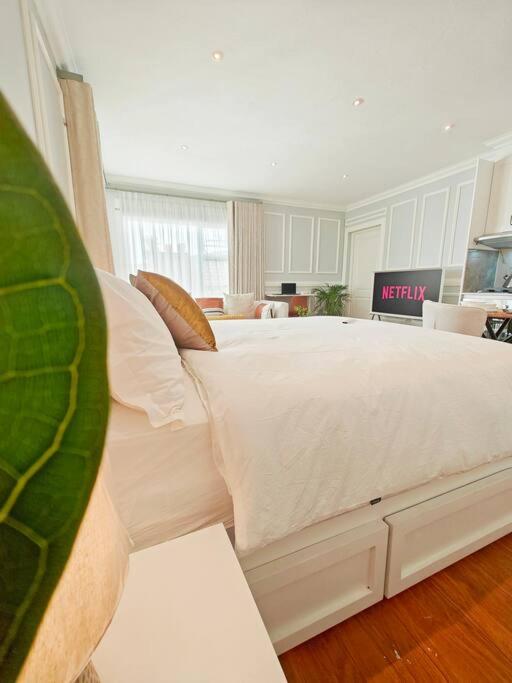 Blessed House Luxury into Nature in Sandton Apartment Home