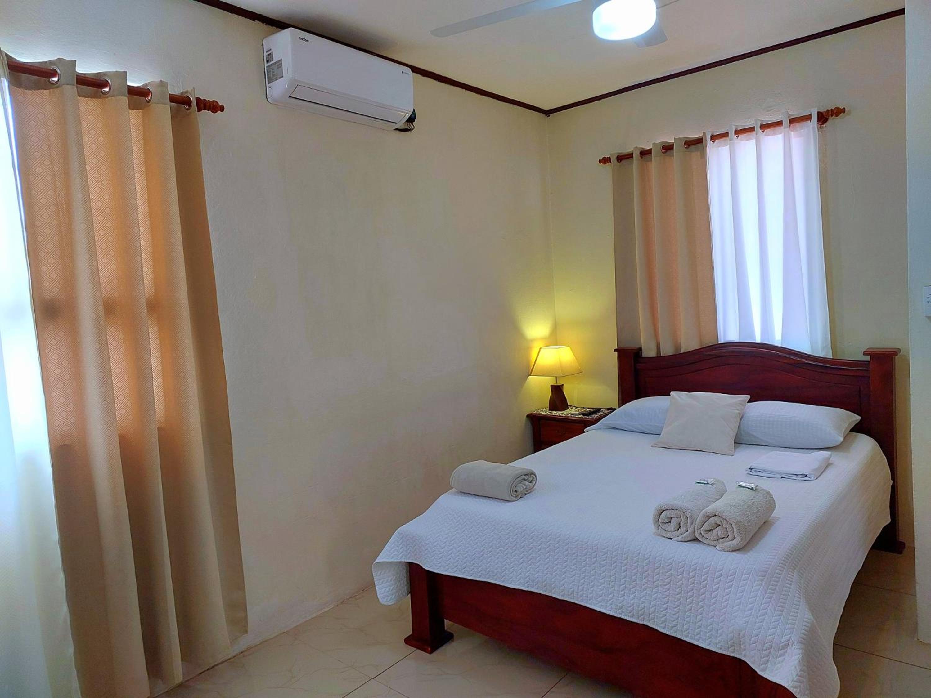 Casa del Pacífico en Puntarenas Centro con parqueo