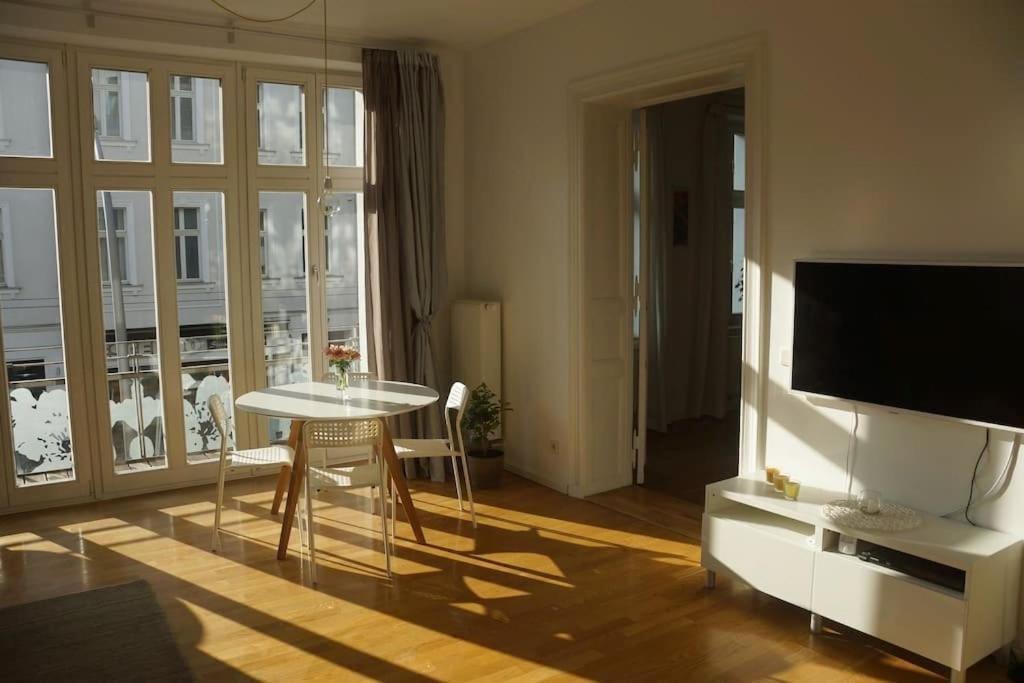 Bright & Lovely Apartment City Centre