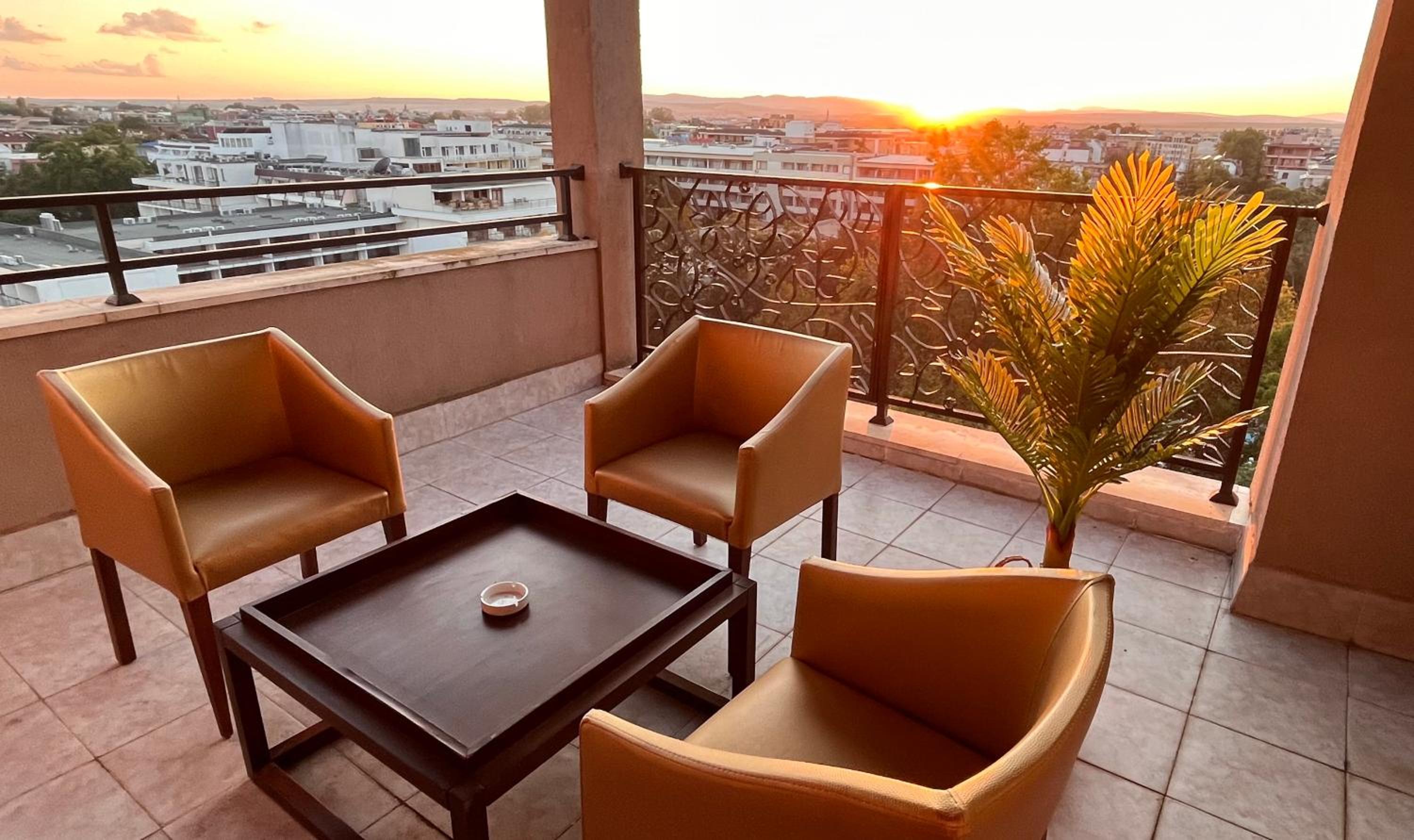 Luxury sea view, 5star Barcelo on Beach