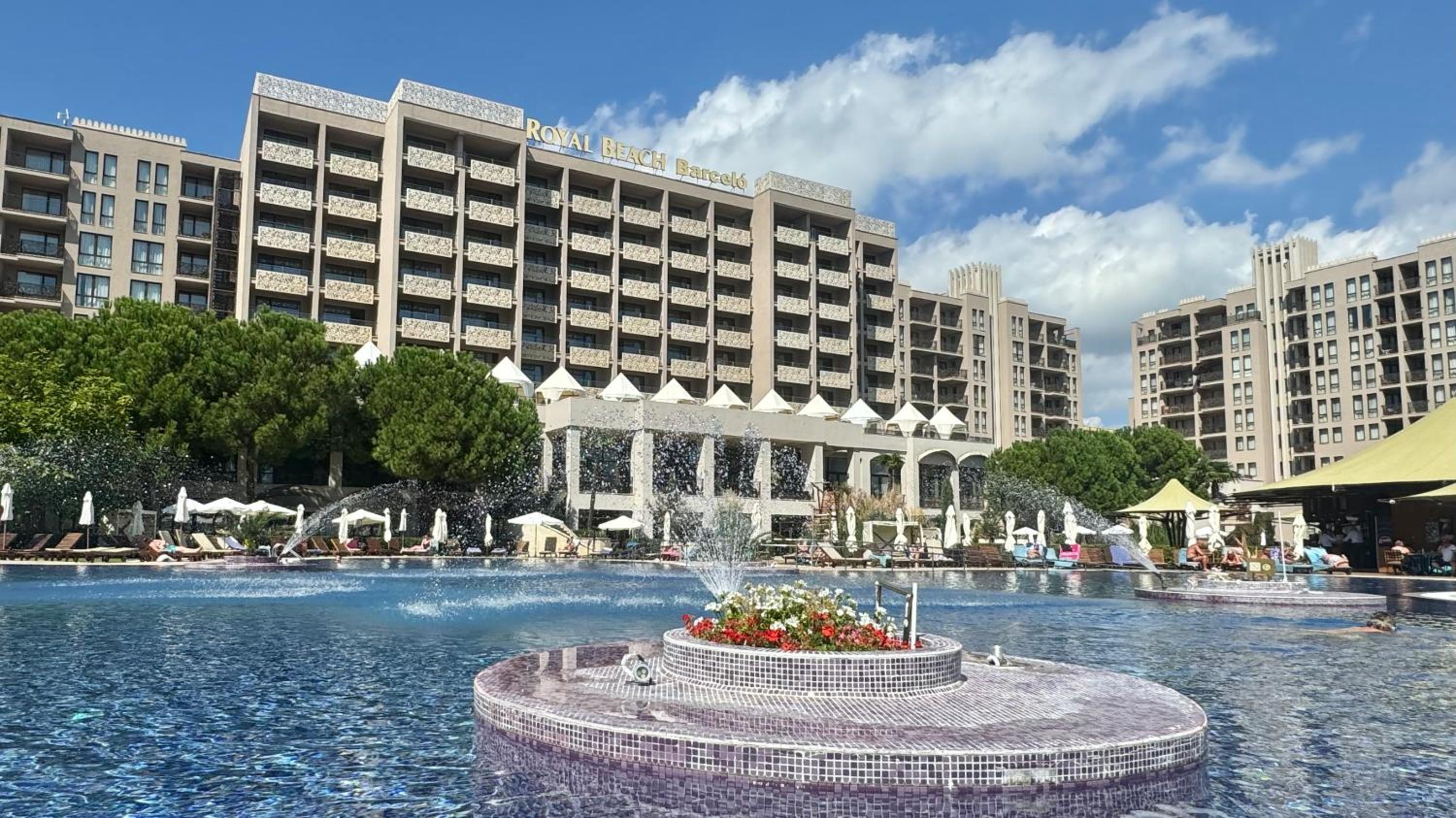 Luxury sea view, 5star Barcelo on Beach