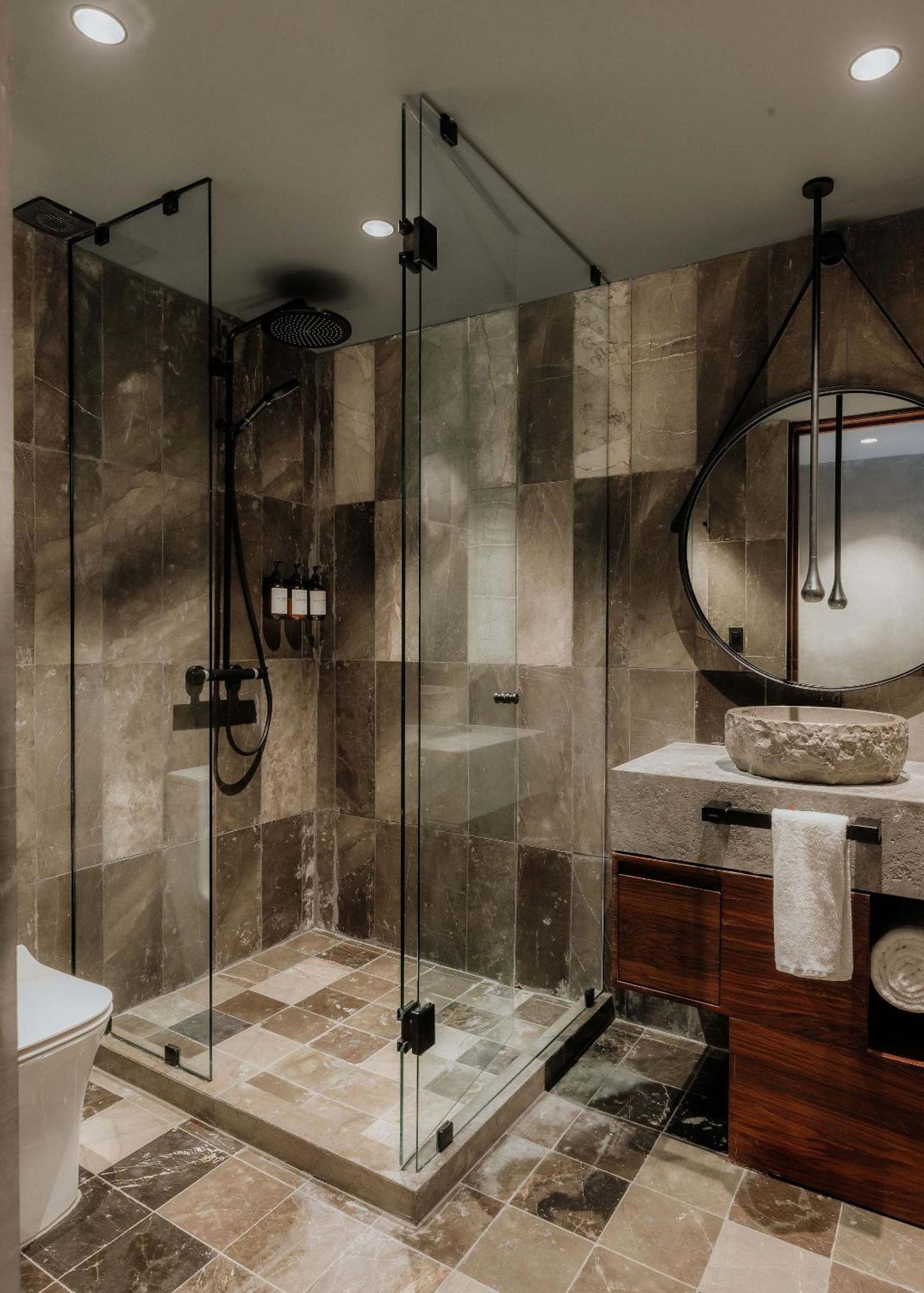 Barneys NY Residences with private pool and 24h security view 5