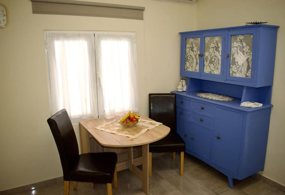 Astrinos Apartment Simple cozy comfortable close to the beach view 3
