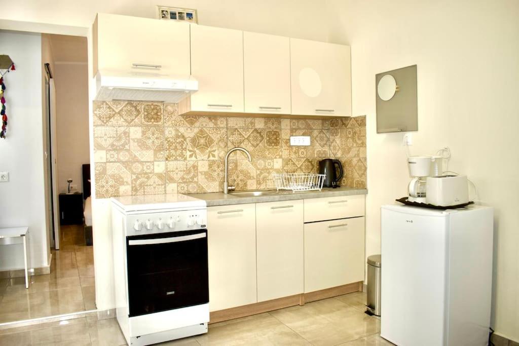 Astrinos Apartment Simple cozy comfortable close to the beach view 5