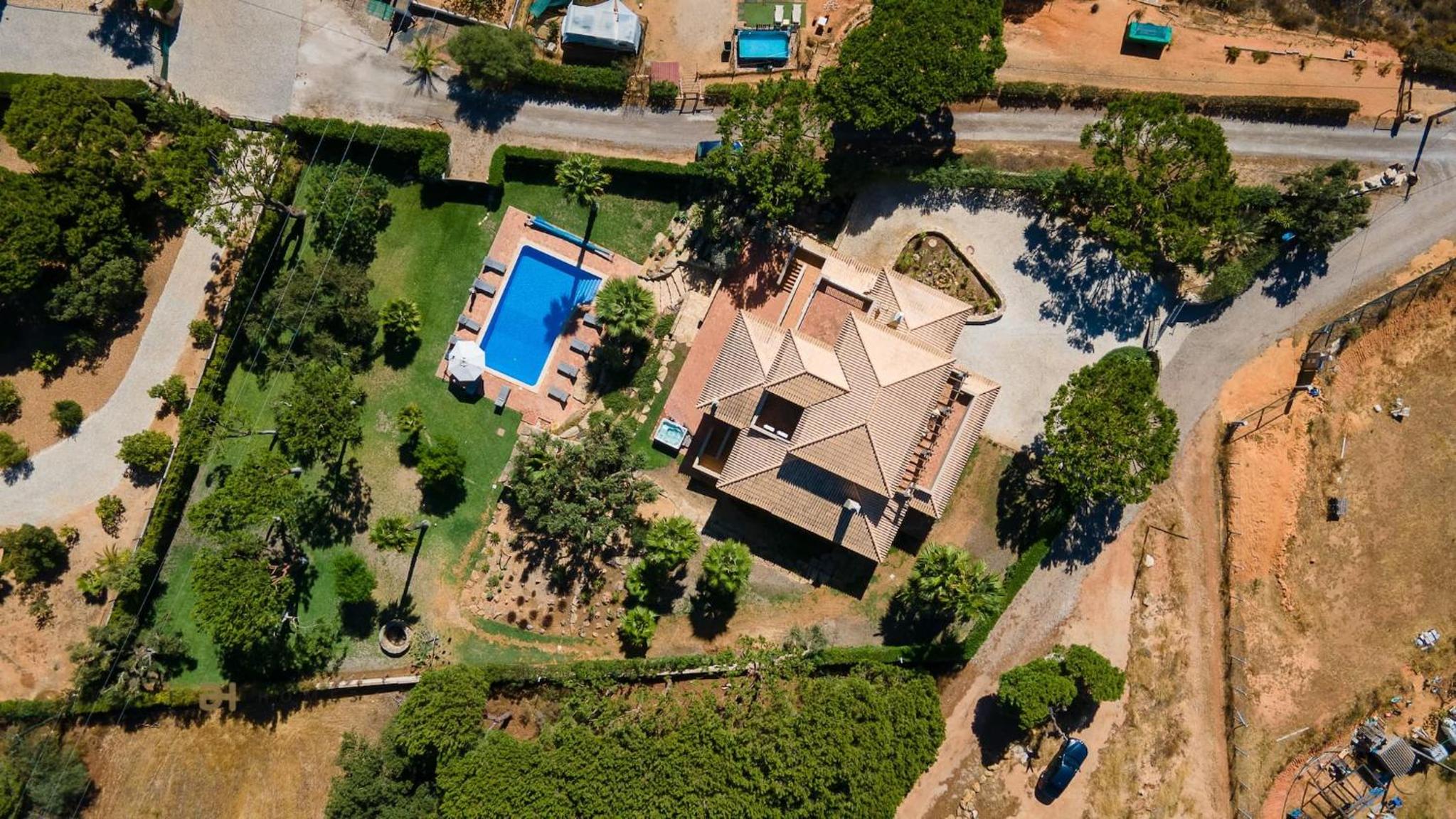Luxuosa moradia V5 em Quarteira - Greice Homes view 4