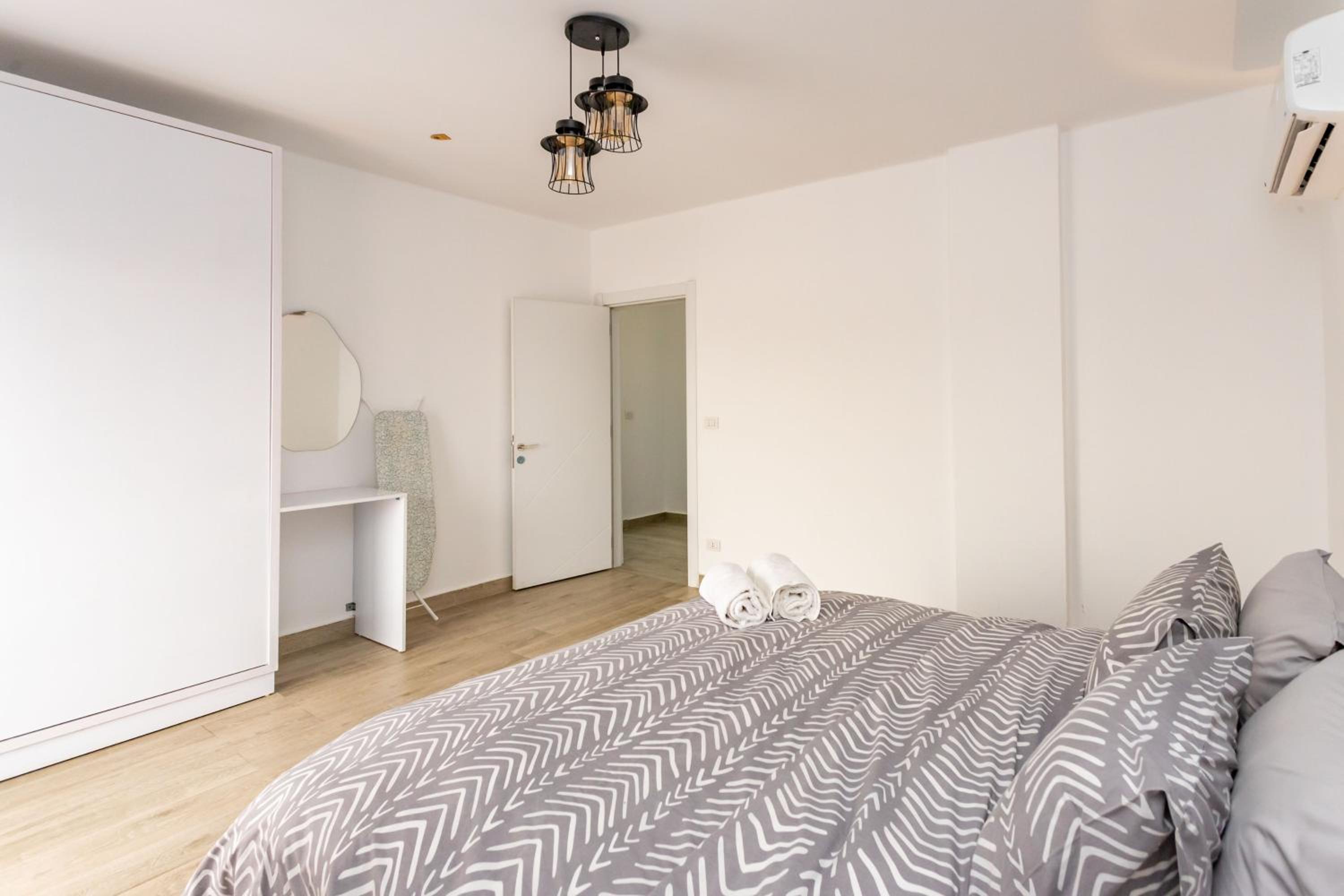 Nasr city apt , 5 min to city Stars mall & more