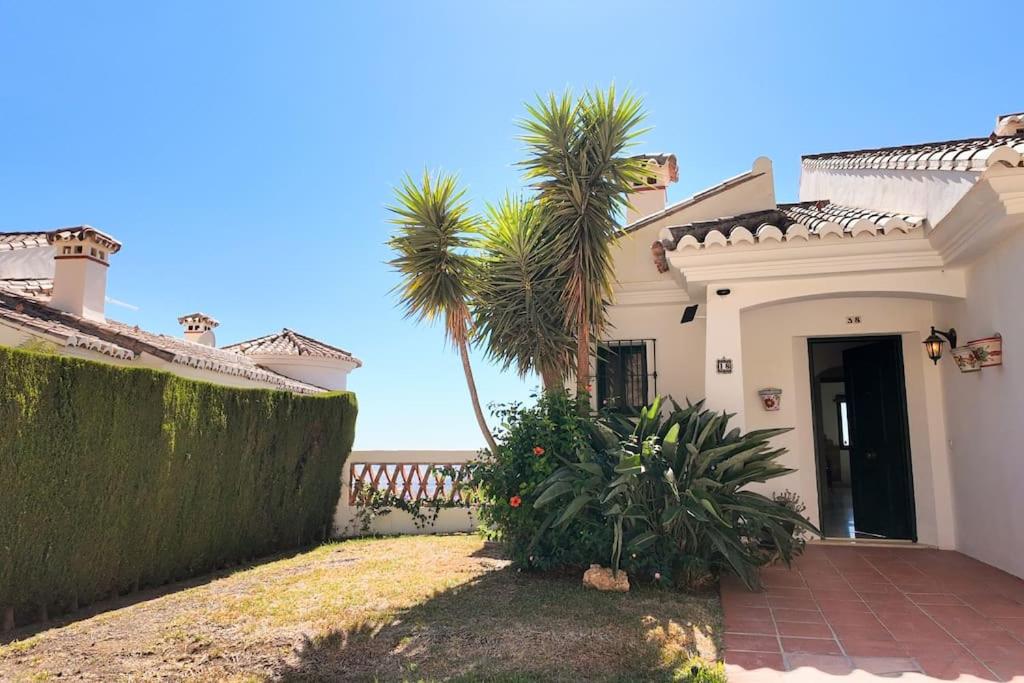 Buenavista 4 bed-room by Casa del sol HR